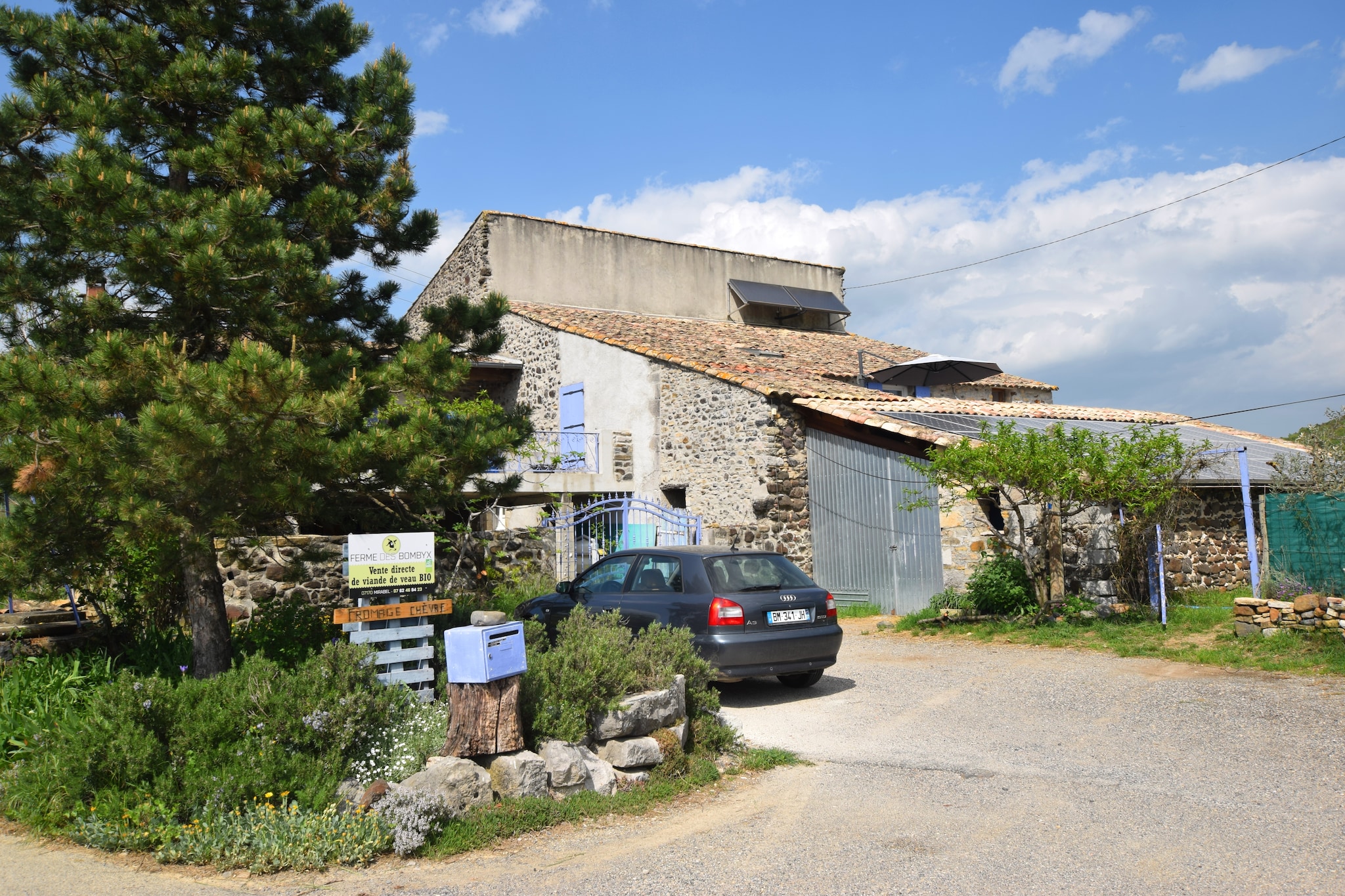 Cottage les Bombis-Exterior summer