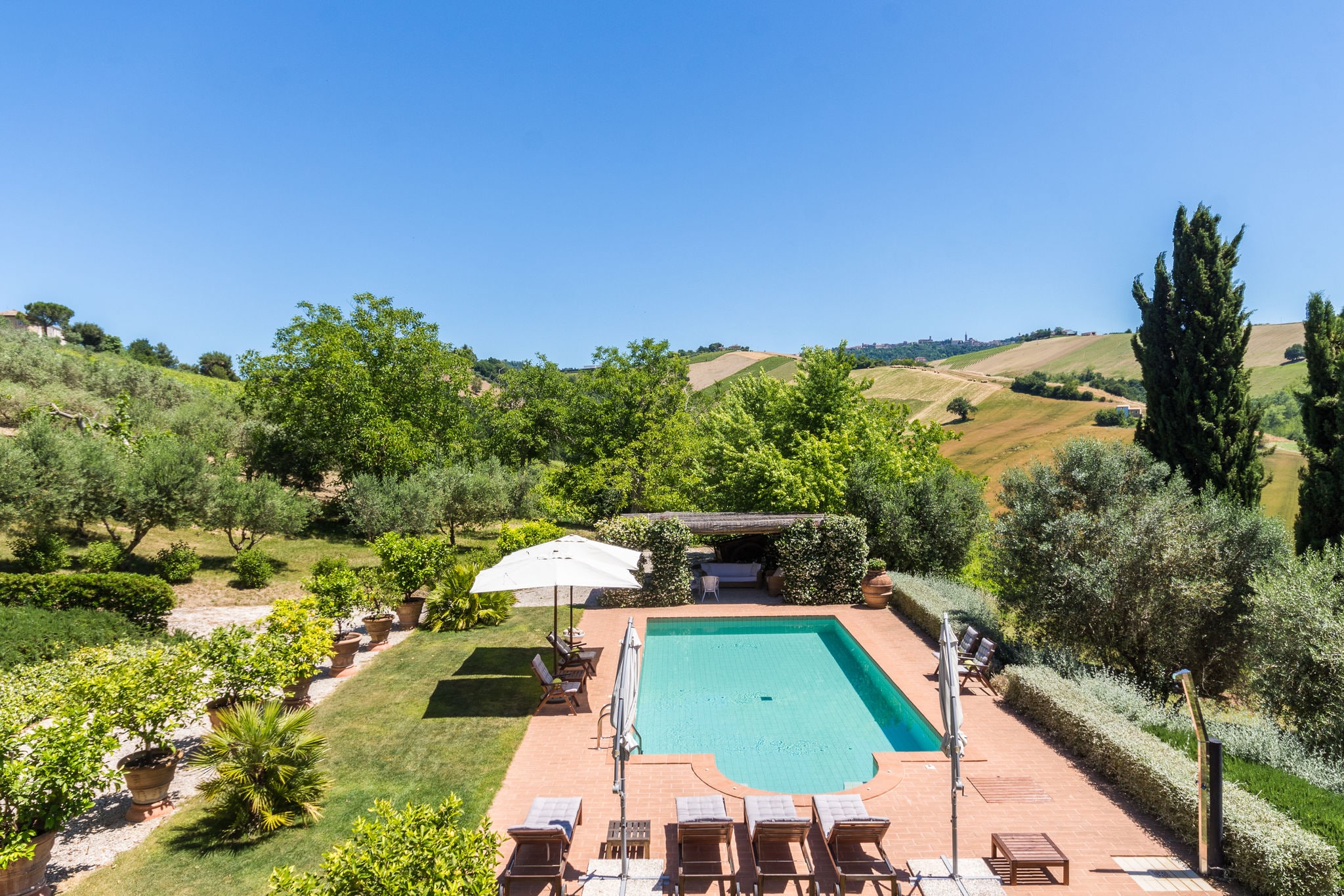 Prachtige villa met privézwembad in een heuvelachtige omgeving