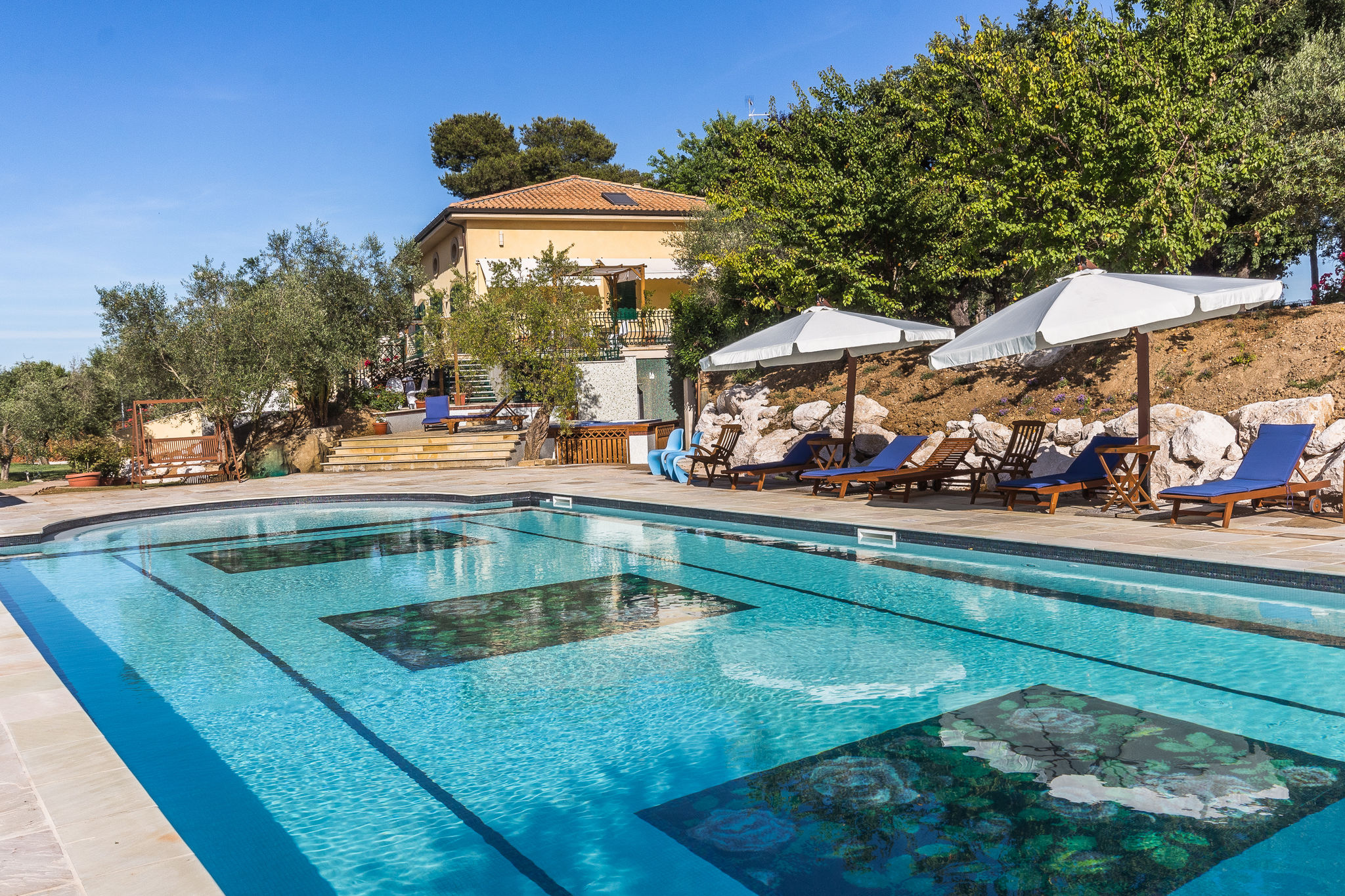 Luxuriöses Landhaus mit Swimmingpool in Mondavio