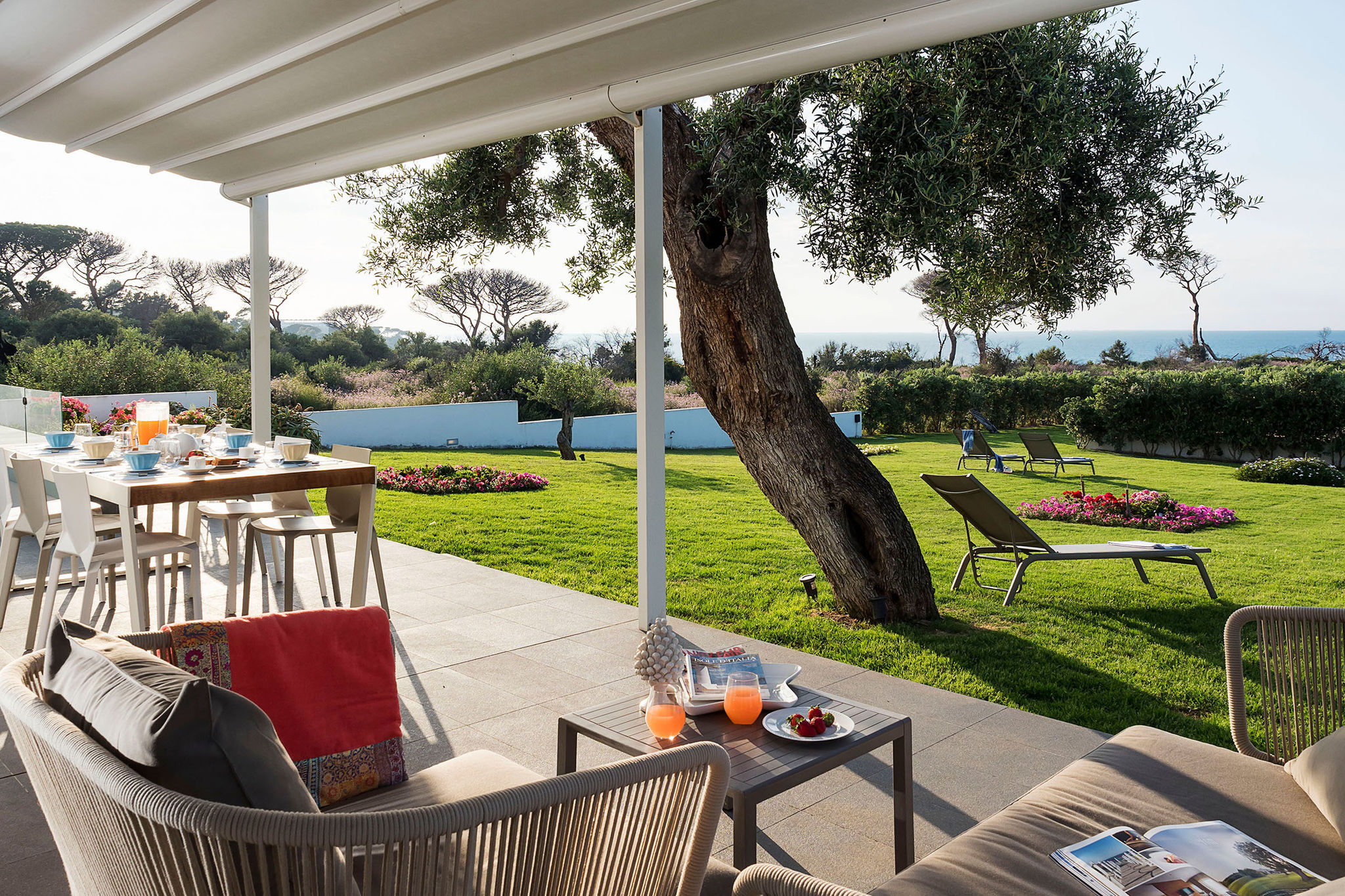 Elegant huis in Cefalù op slechts 10m van zee met prachtig uitzicht en een tuin!