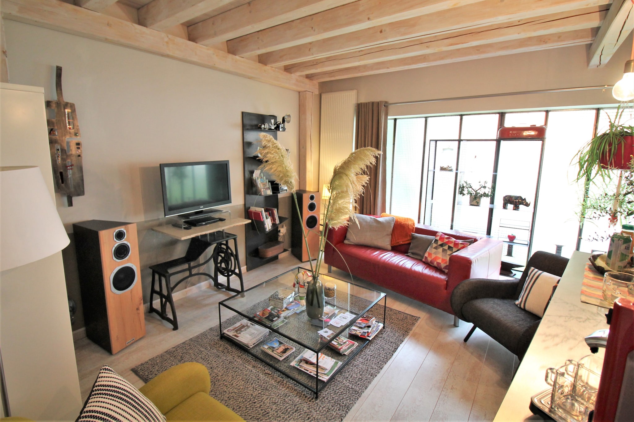 With a contemporary and industrial character, this unique holiday home in Saint-Quirin can accommodate 5 people. It has 2 bedrooms and is ideal for a family or a group. You can enjoy the warmth of the Nordic bath, available from December until the end of March, and relax on the terrace all year round. The cottage is designed in a loft style with a spiral staircase providing access to the sleeping area.

The nearest bakery, butcher, and grocery store are located about 4.5 km away in a neighboring village, while the charming town center of Saint-Quirin offers a peaceful atmosphere and scenic surroundings. For a day of water fun, you can visit the recreation lake, just 100 m away. The nearby town of Sarrebourg can also be explored for additional amenities and attractions.

This modern home has a kitchen equipped with all cooking essentials. A private garden is where you can enjoy sunny days. When it gets dark outside, you can move indoors and relax by the cozy warmth of the woodstove in the living room. A cot and high chair are available for the little ones, and there is a washing machine to keep away your laundry worries. On-site parking is provided for your convenience.

A utilities & service fee of EUR 50,00 will be required closer to your checkin date. You will receive a separate communication with the payment link. The utilities & service fee ensures a smooth stay and covers any additional services such as cleaning, service charges, consumption, damages or any additional charges incurred during the stay.