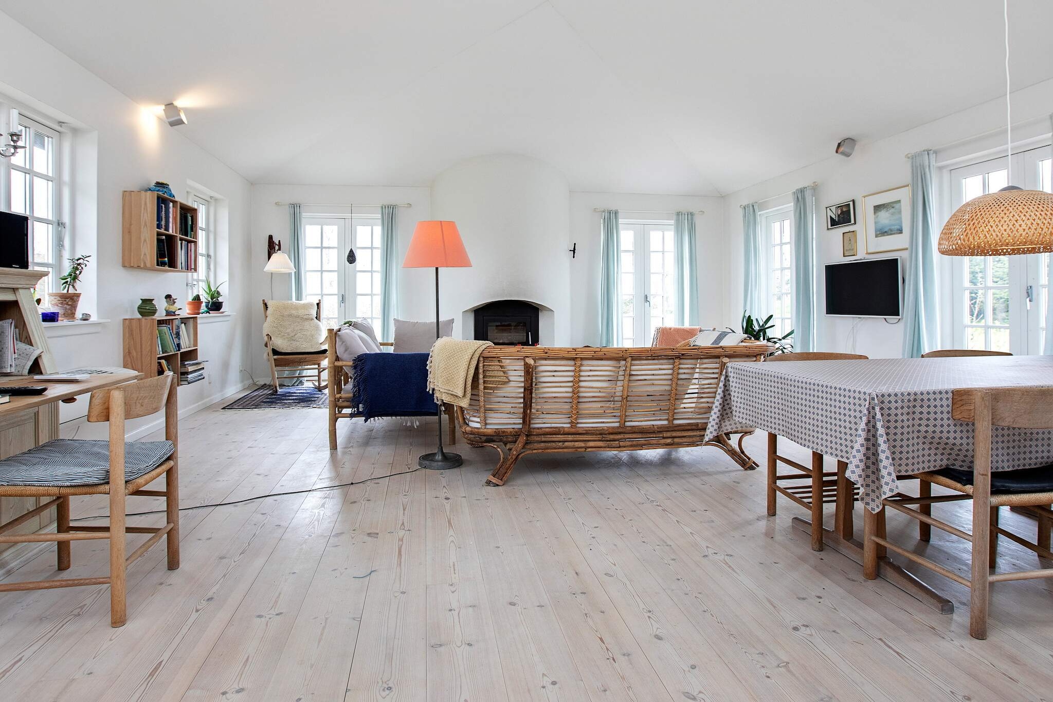 Architect-designed cottage with sauna located on a lovely large plot in the 2nd row from the water and close to Bisserup marina. There is a view of the water from the house and the plot as well as a good sandy beach. There is an entrance hall with wardrobe, three large bedrooms and a living room with a sloping ceiling. Bathroom with access to sauna. Heating with air / air heat pump. Large terrace for barbecues and sunbathing. Not for rent to youth groups.
A refundable deposit might be charged closer to your check-in date. This deposit covers utilities consumed during your stay and any additional services that may be taken. The final amount will be adjusted based on actual meter readings, actual usage of extra services, and any remaining balance will be refunded within 21 days after checkout.