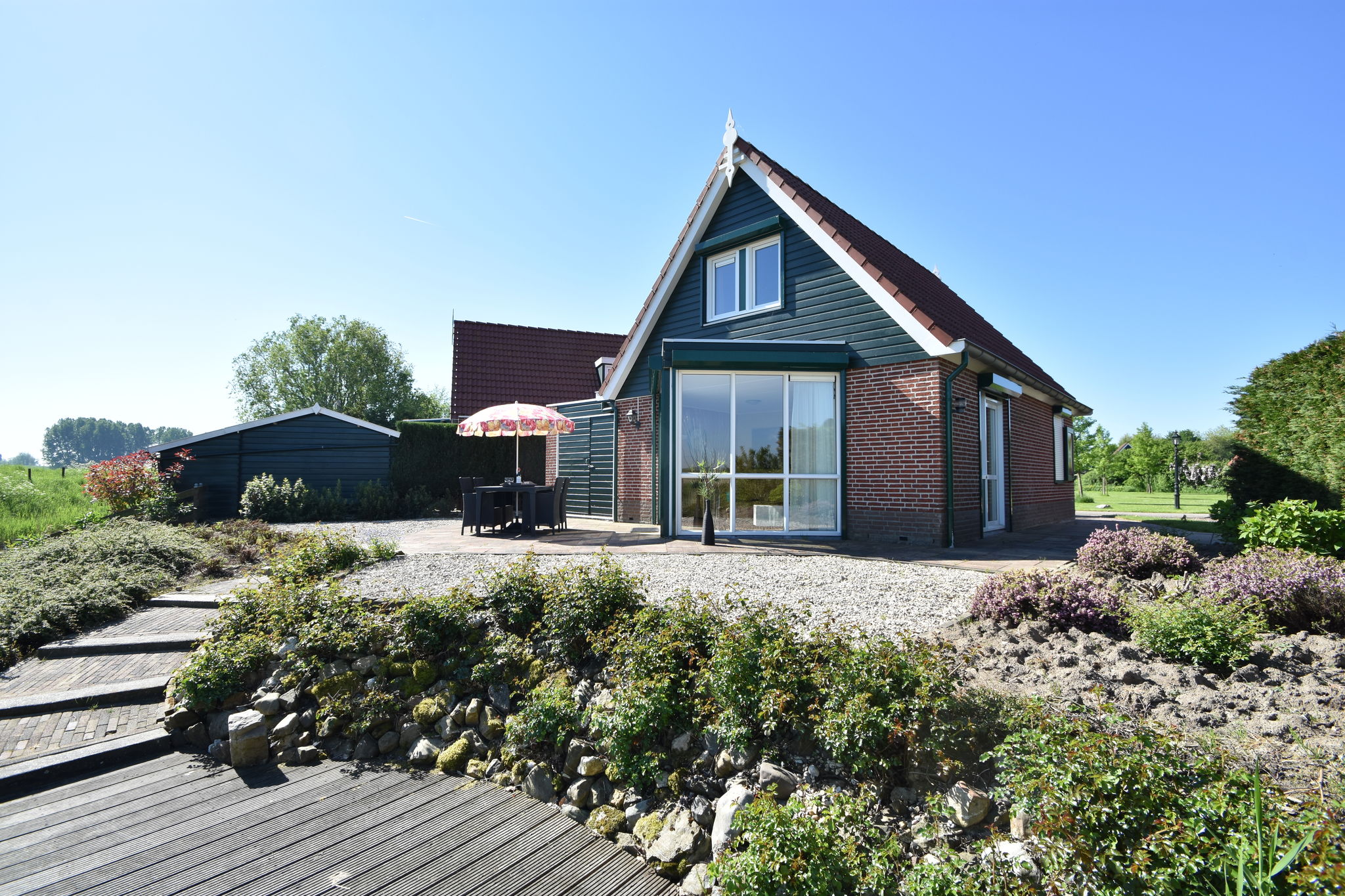 Modern Holiday Home in Ooltgensplaat