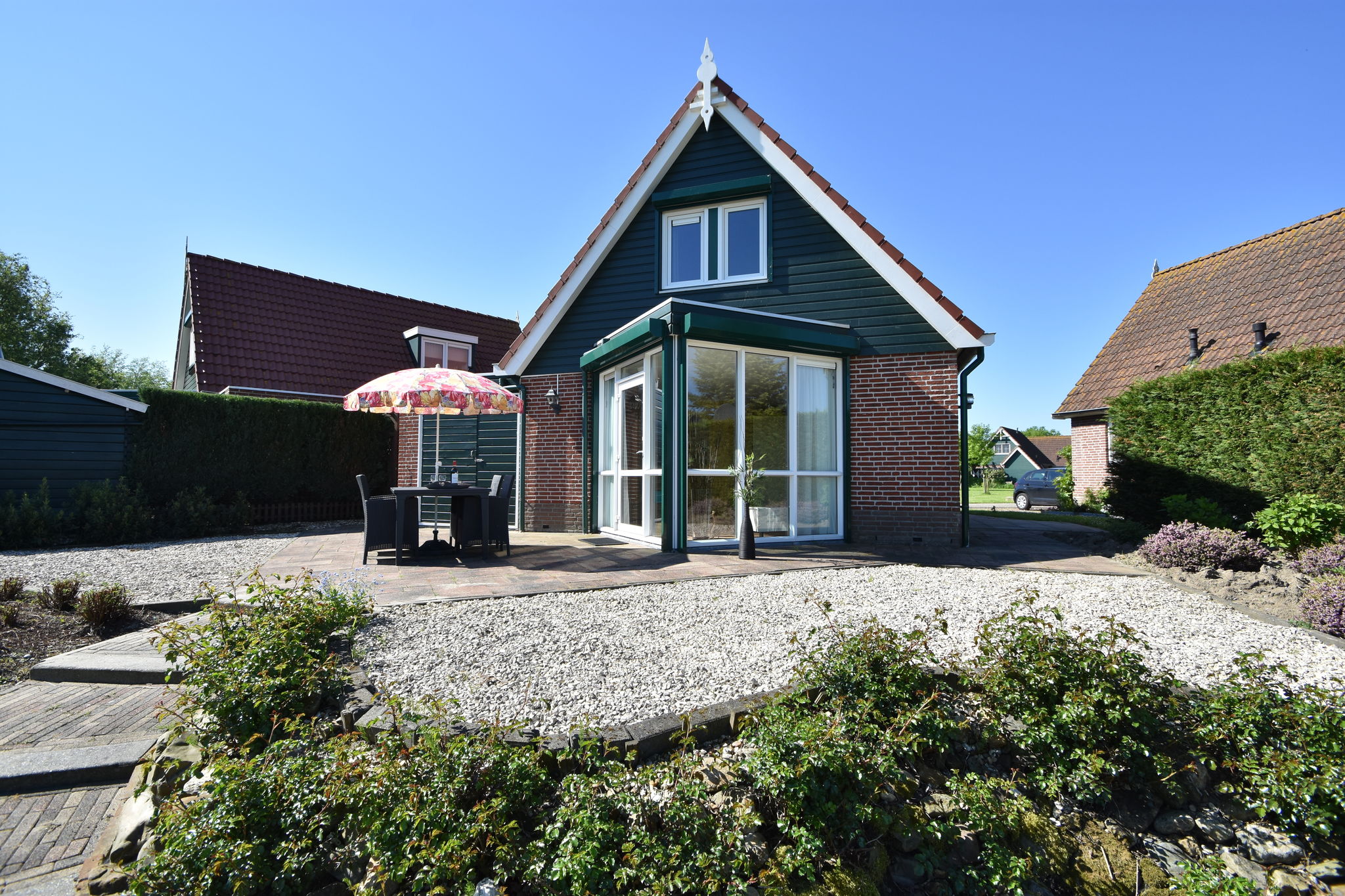 Modern Holiday Home in Ooltgensplaat