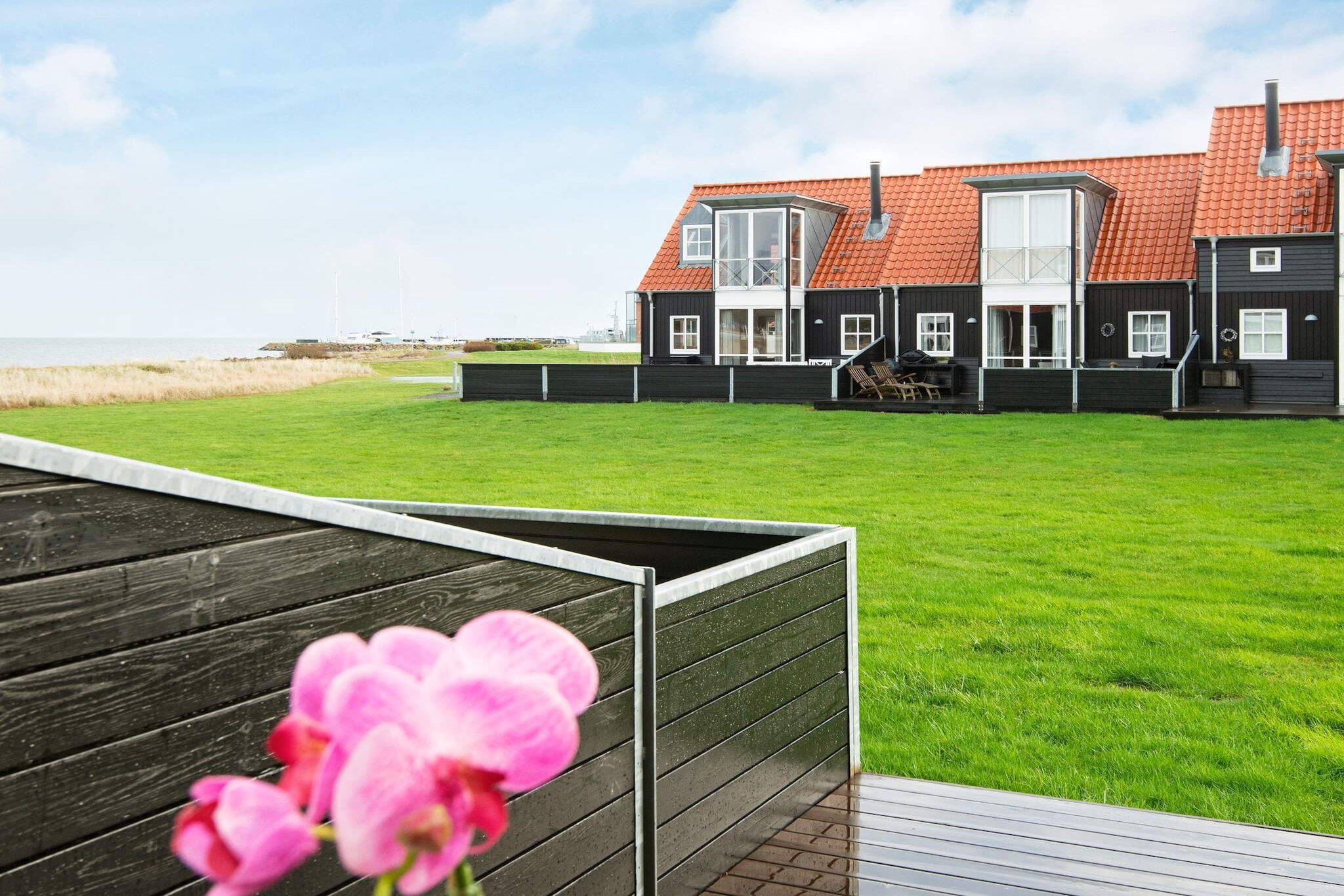 Spa Retreat by the Canal - Water view