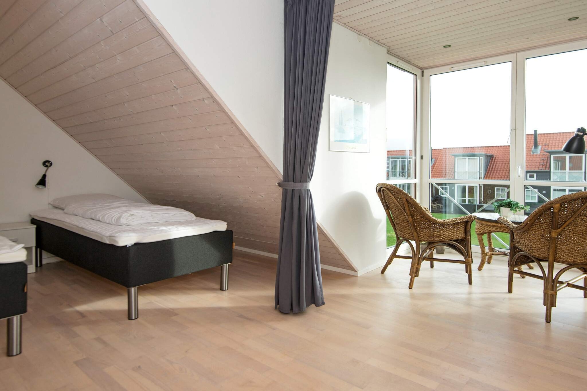 Spa Retreat by the Canal - Indoor