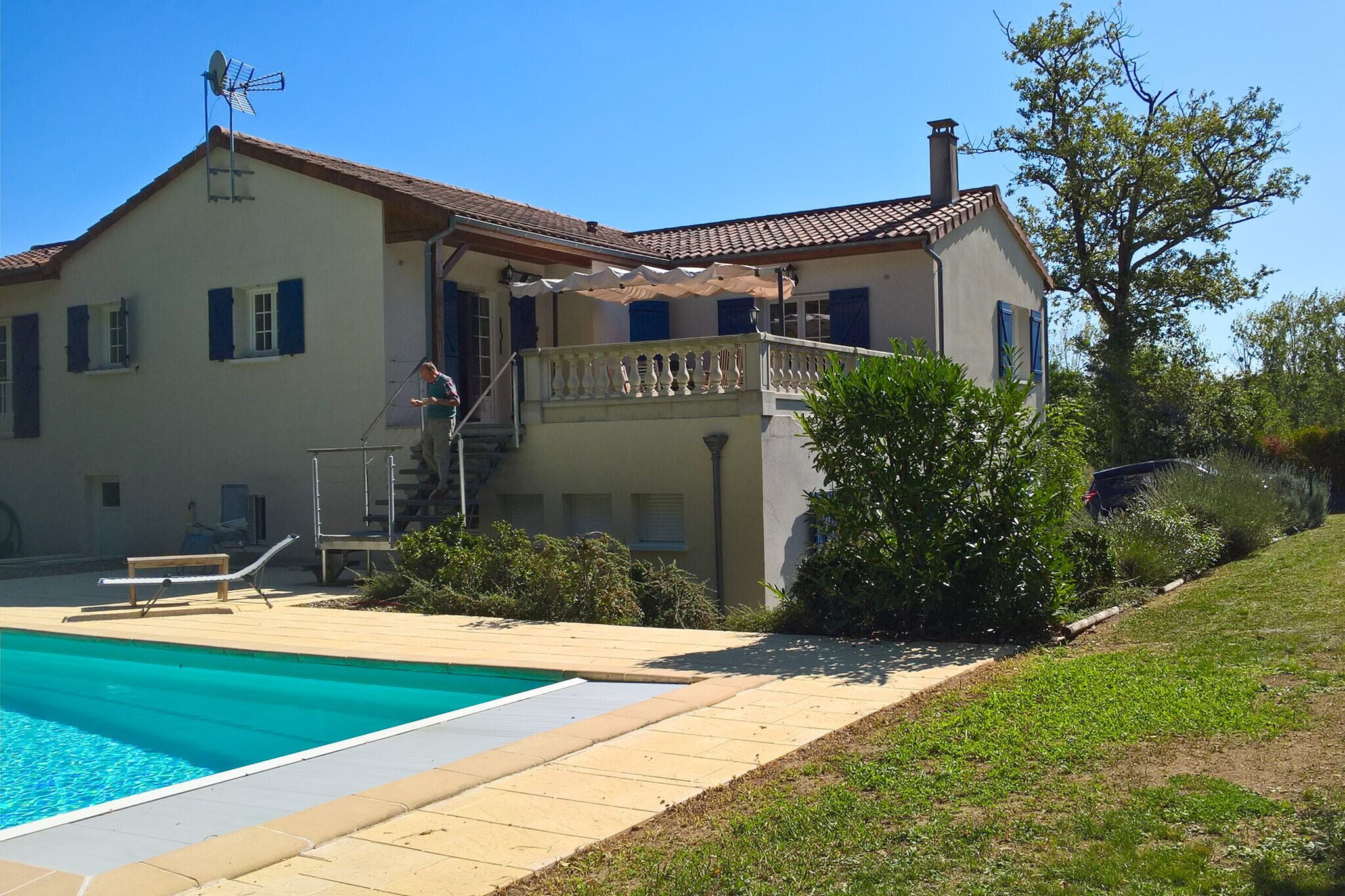 Detached villa with large garden near beautiful golf course