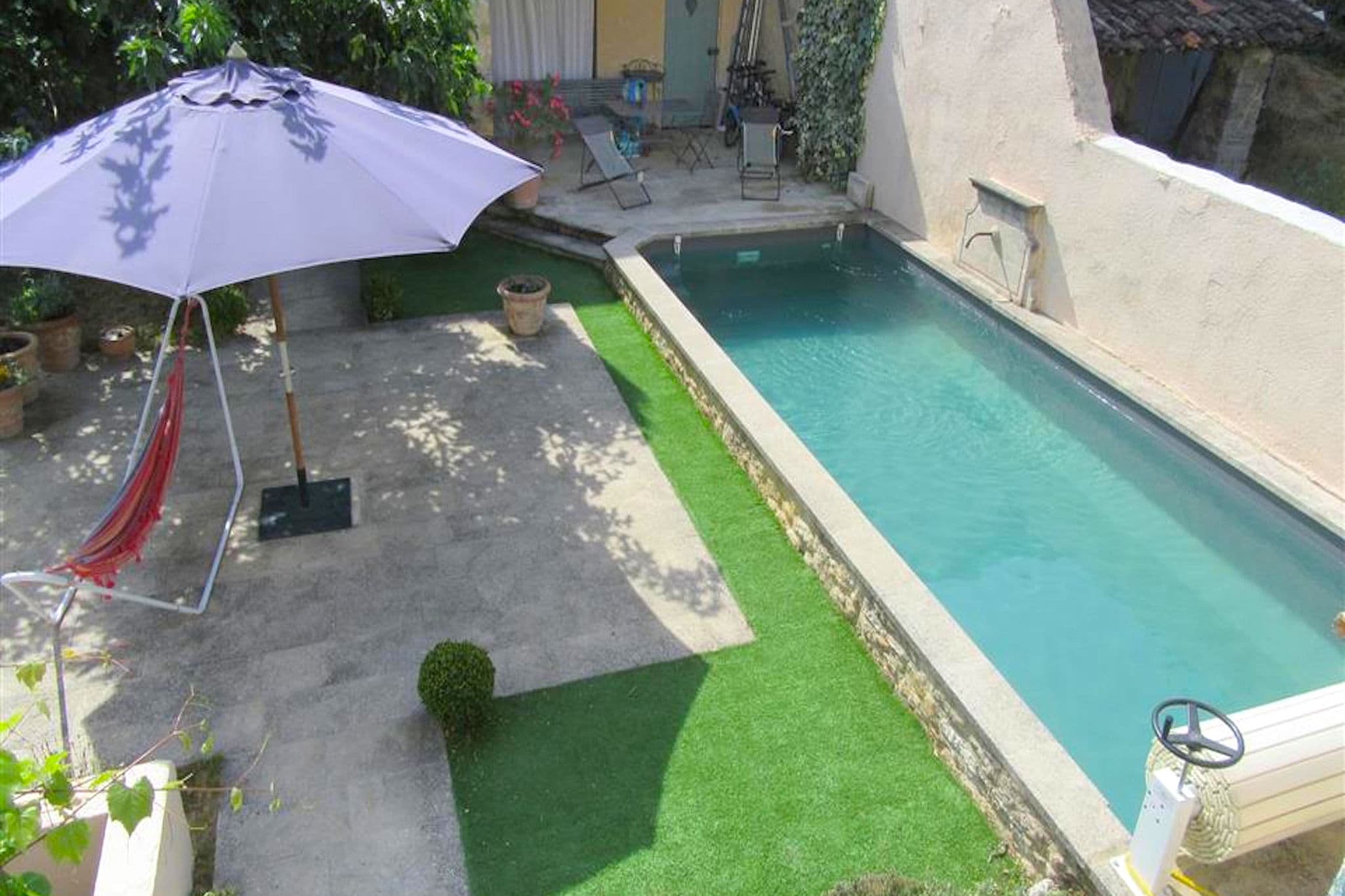 Komfortables Ferienhaus mit eigenem Pool in Mormoiron