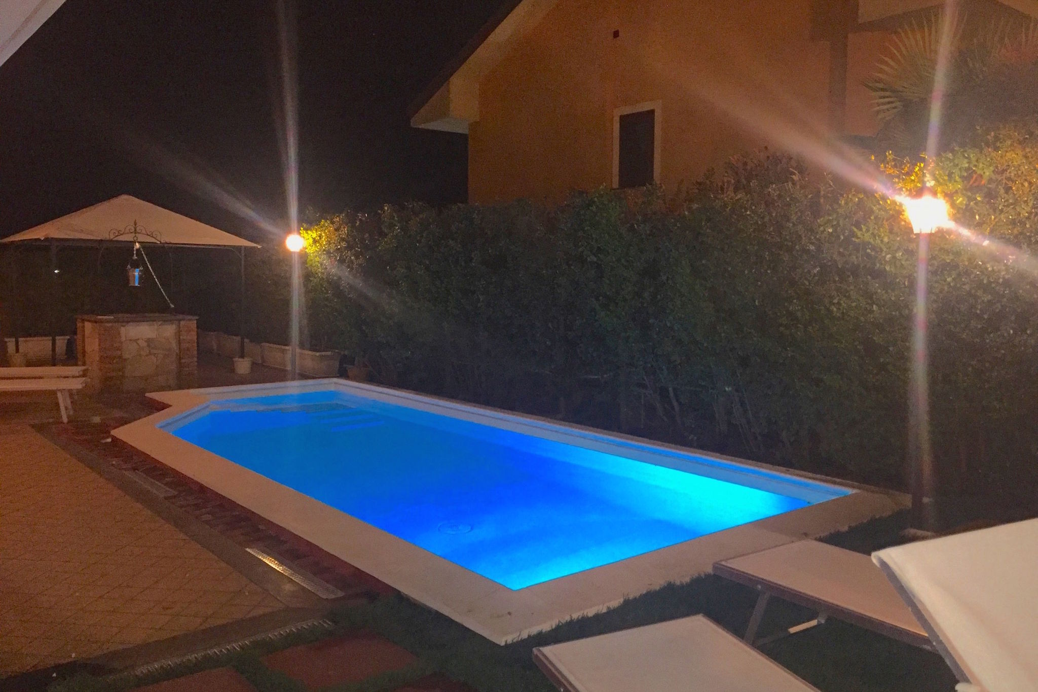 Villa avec piscine privée, située dans un quartier résidentiel au pied de l'Etna