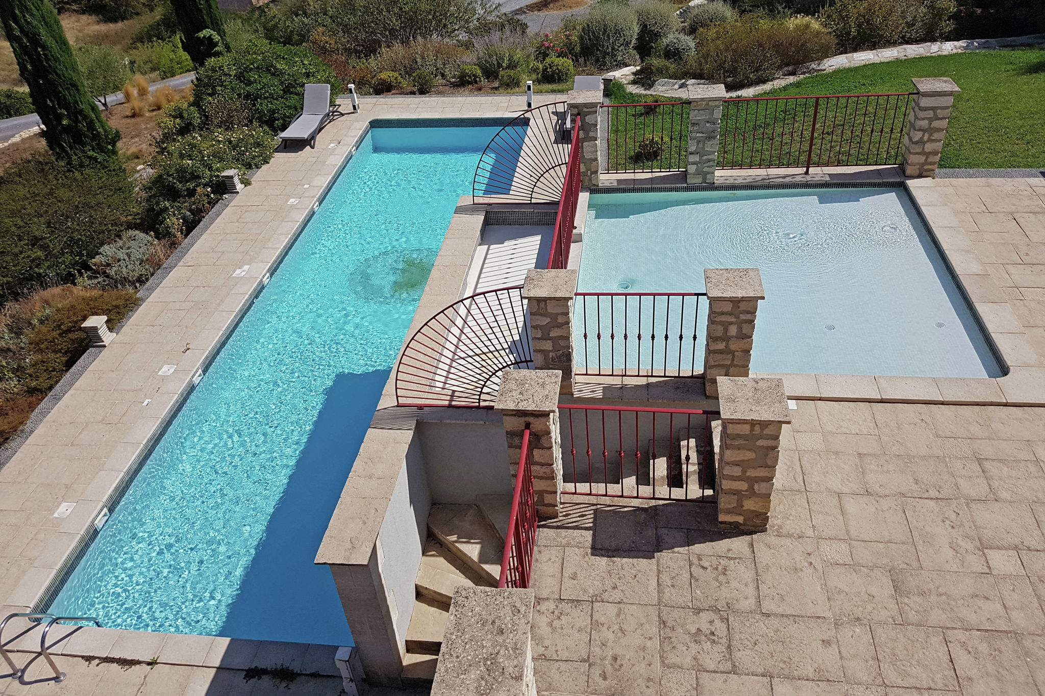Elegante villa op een landgoed met een privézwembad