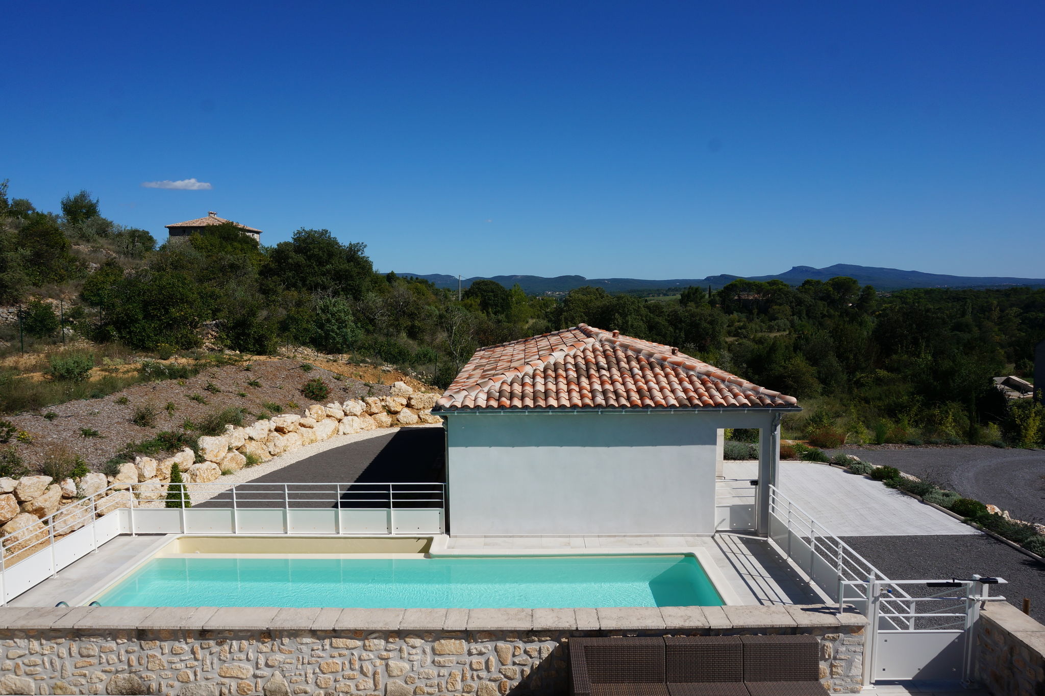 Prachtige villa in St. Ambroix met privézwembad en tuin