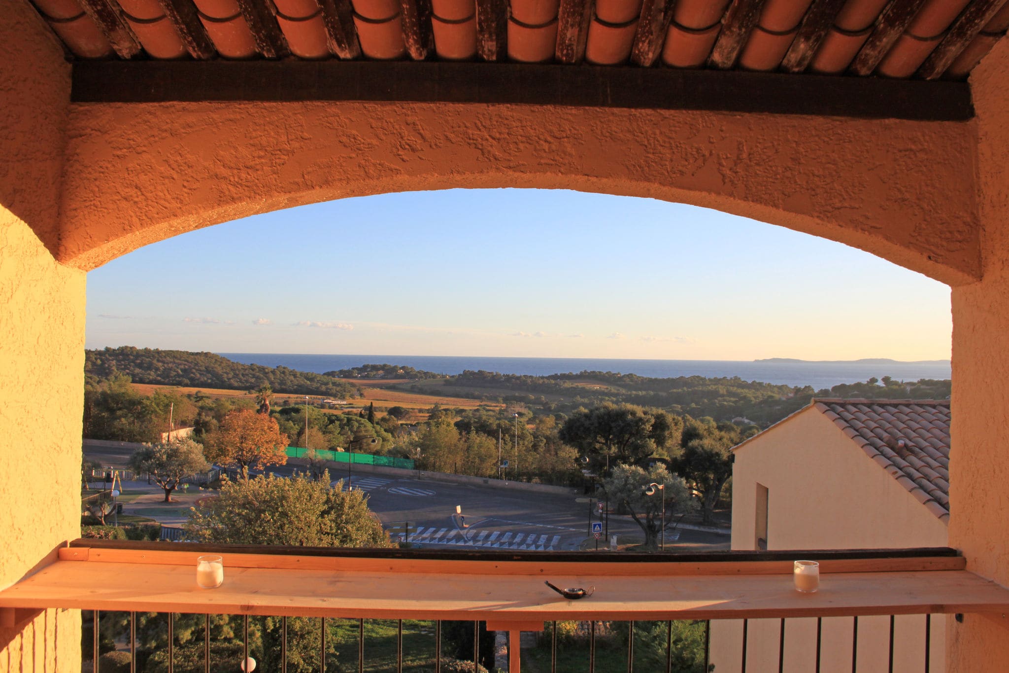 Op TOP locatie, rustig gelegen appartement, met uitzicht op de Middellandse zee
