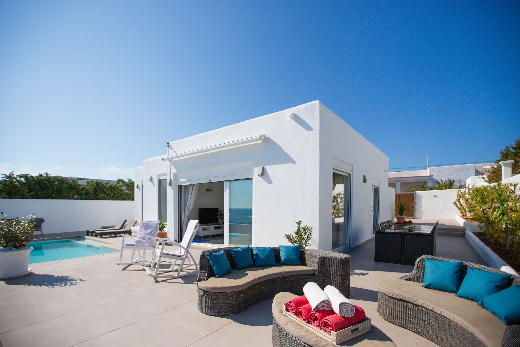 Moderne villa in St Josep de sa Talaia met spectaculair uitzicht en privézwembad