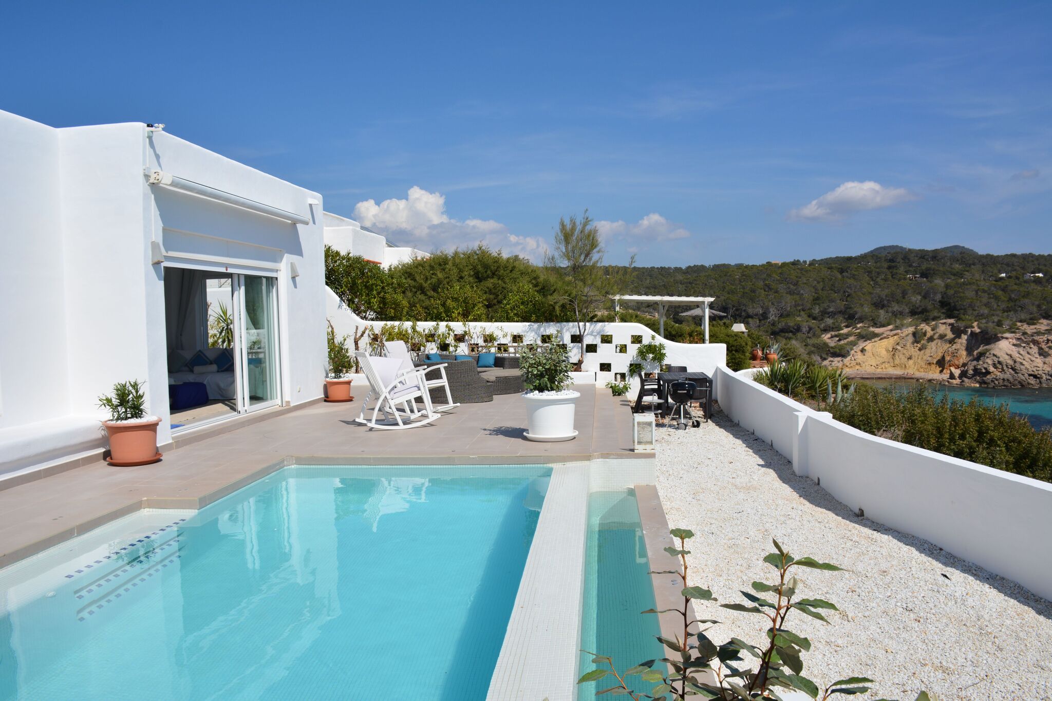 Moderne villa in St Josep de sa Talaia met spectaculair uitzicht en privézwembad