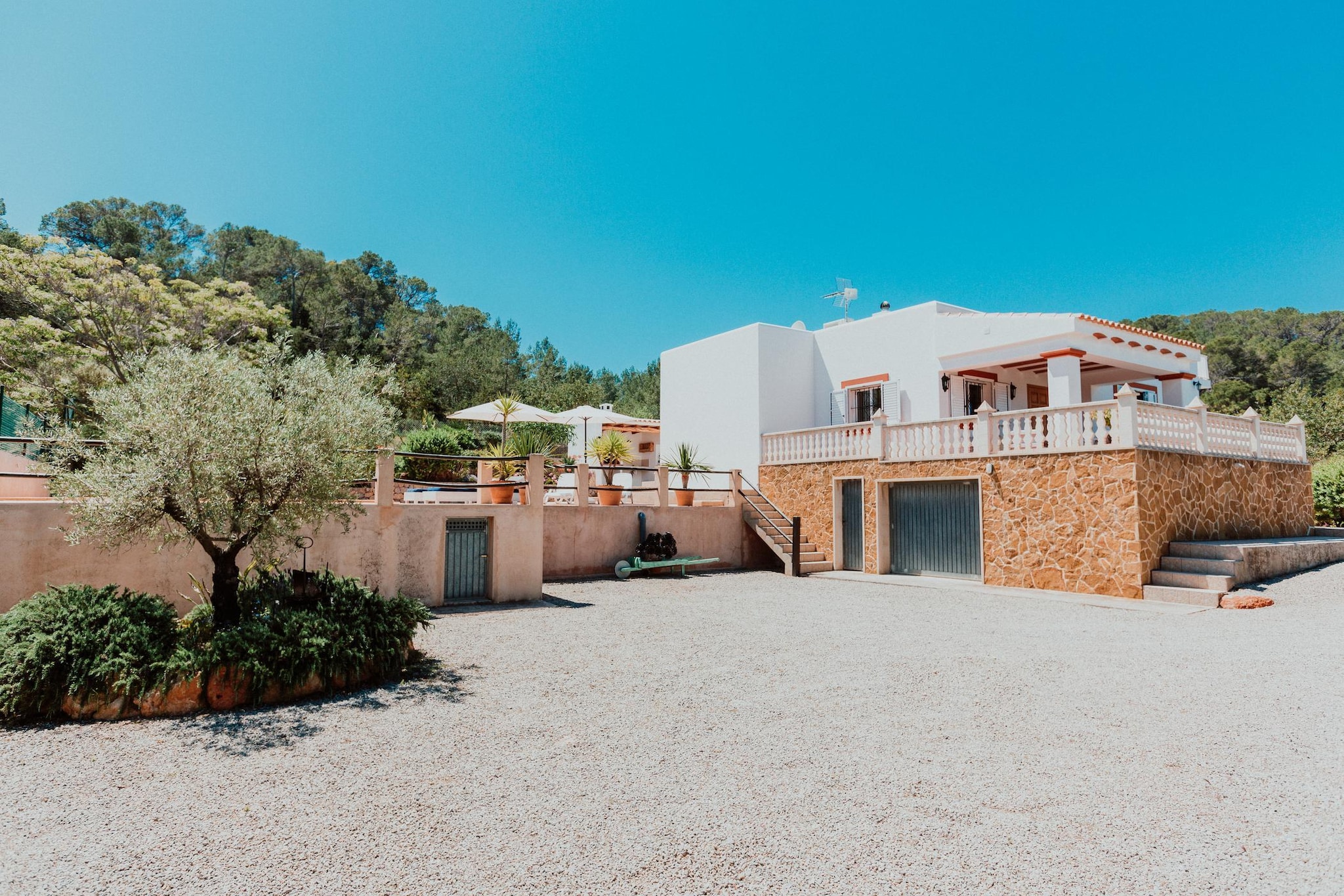 Cala Conta-Buitenkant zomer