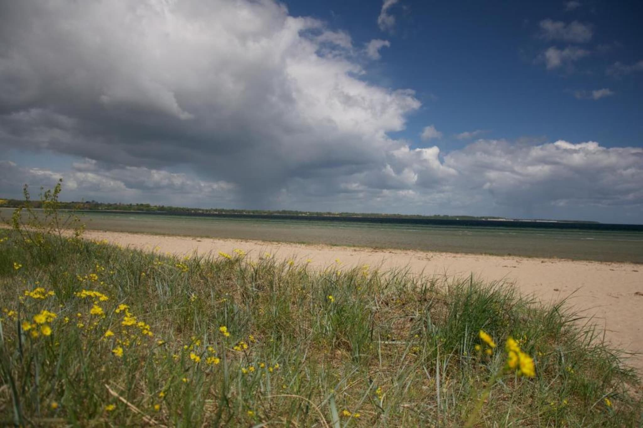 Hohenkirchen mit Garten Terrasse und Strandkorb-Gebieden zomer 20km