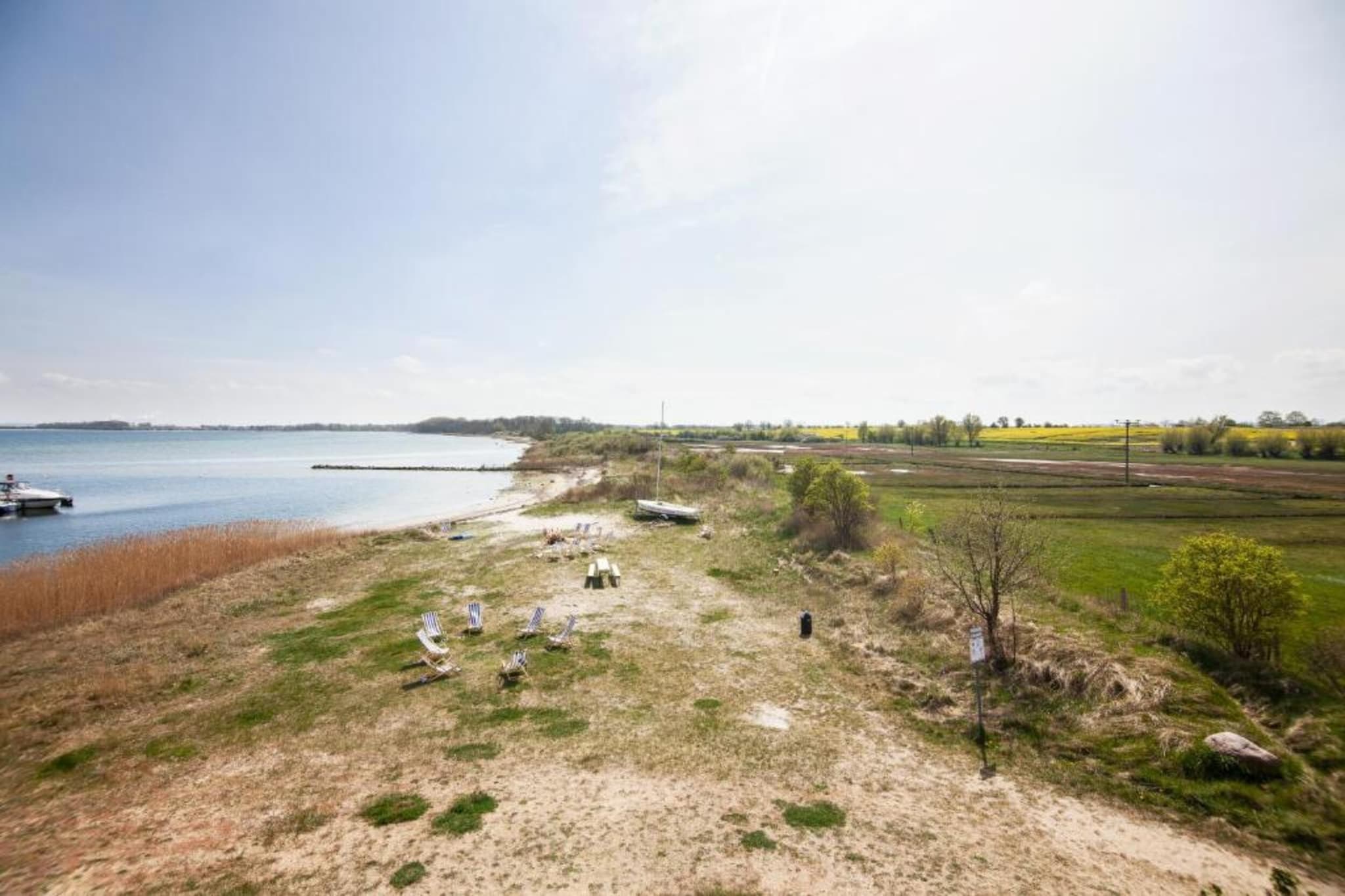 Hohenkirchen mit Garten Terrasse und Strandkorb-Gebieden zomer 20km