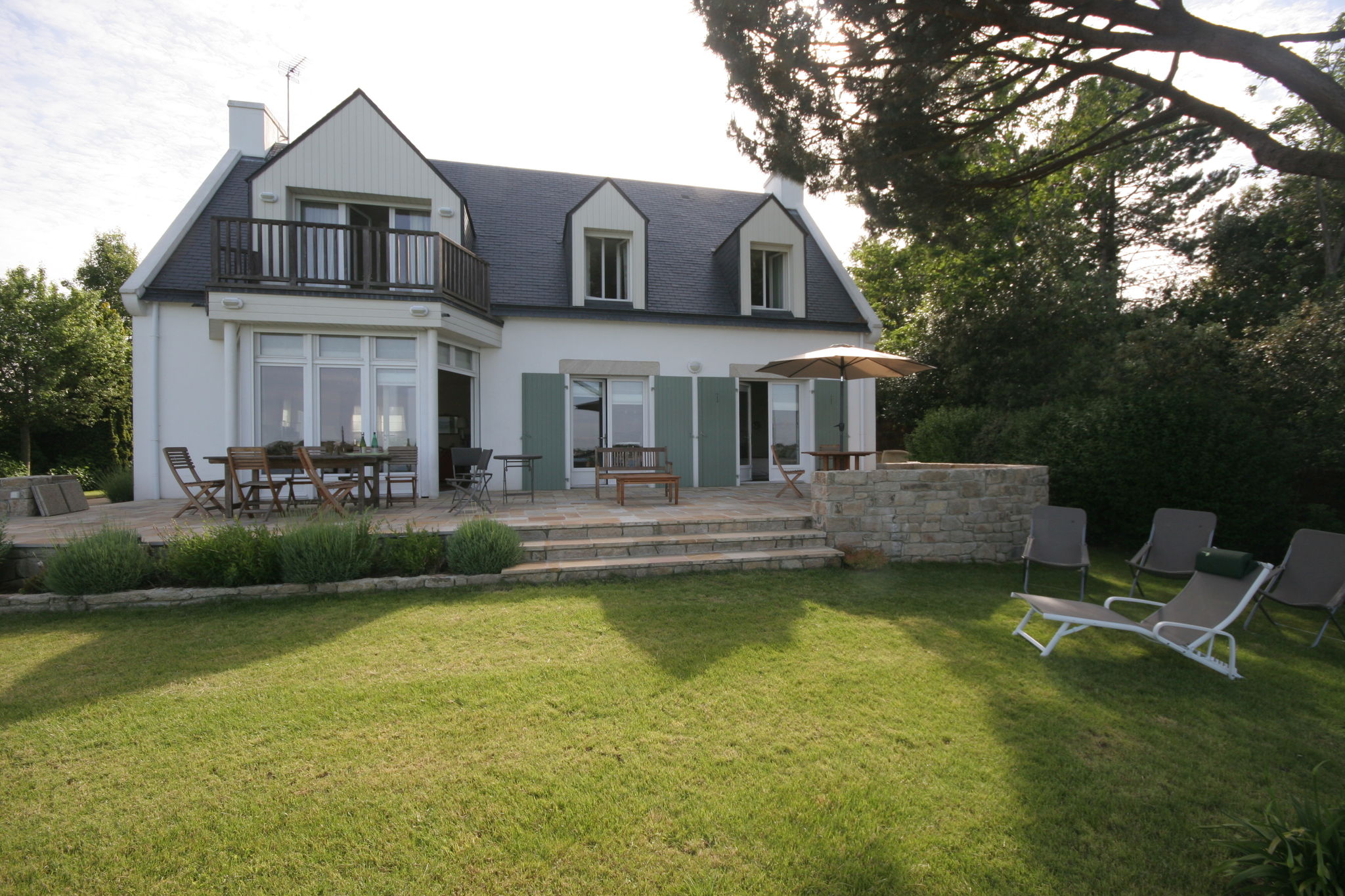 Schönes Ferienhaus in La Trinite-sur-Mer mit Garten