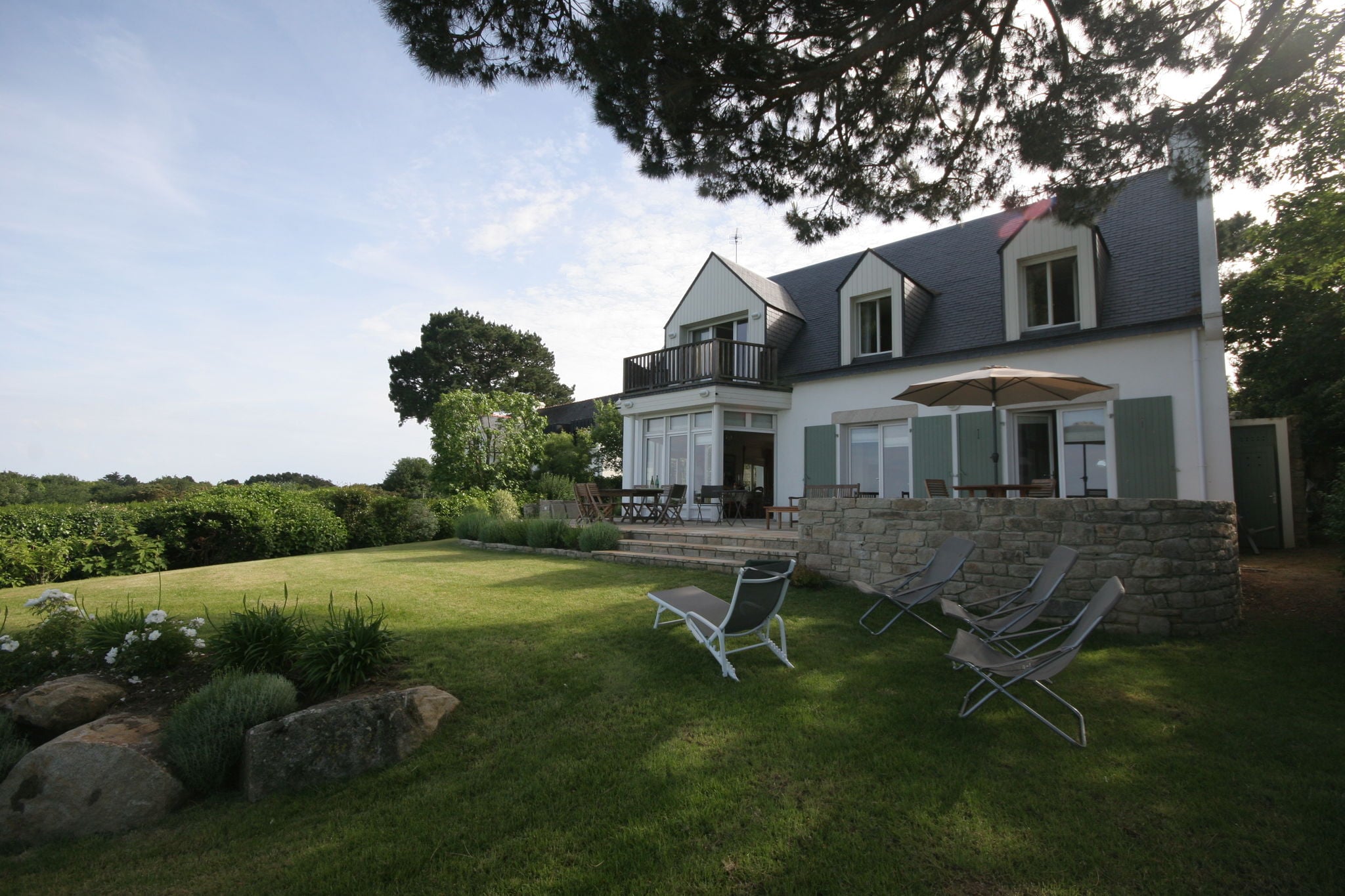 Schönes Ferienhaus in La Trinite-sur-Mer mit Garten