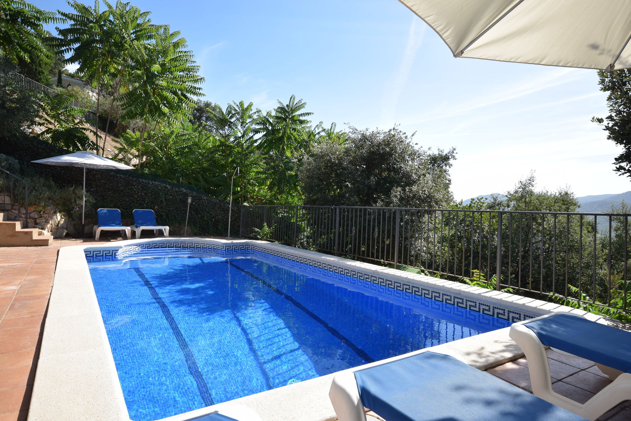 Belle villa avec piscine privée proche forêt en Catalogne