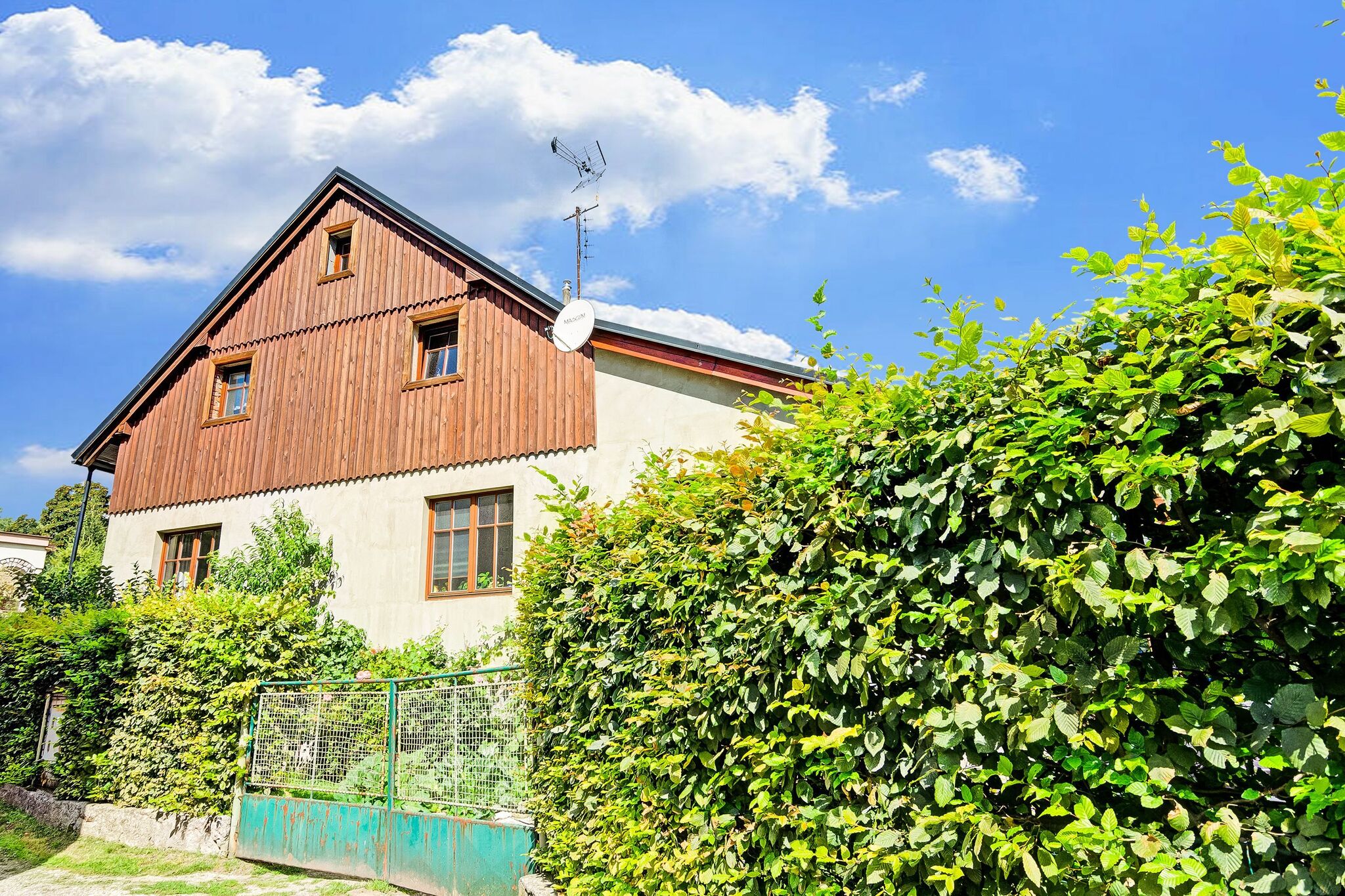 Modernes Ferienhaus in Cerný Dul mit privatem Garten