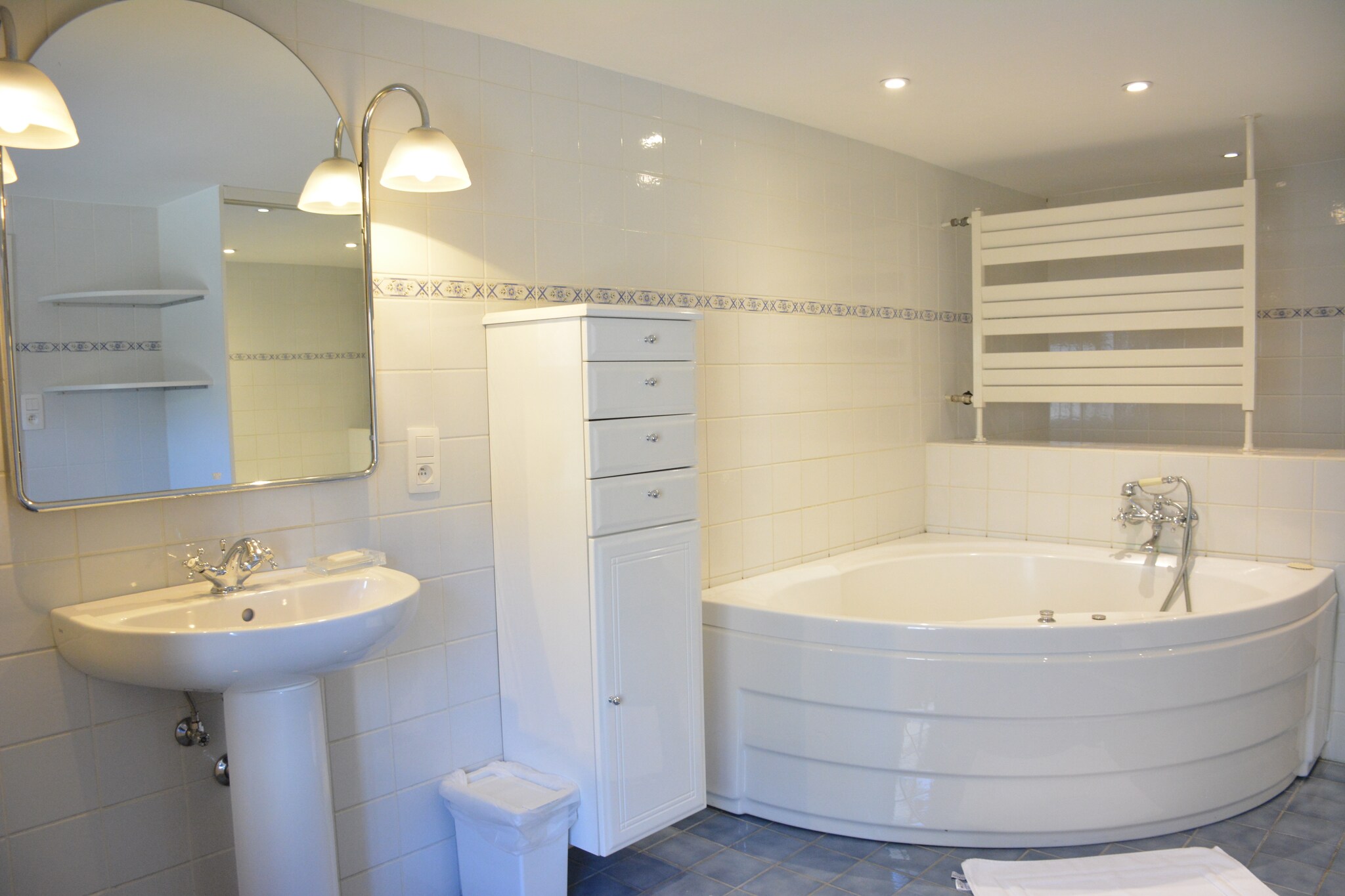 Vakantiehuis Libin max. 9 personen 4 slaapkamers zwembad sauna #30