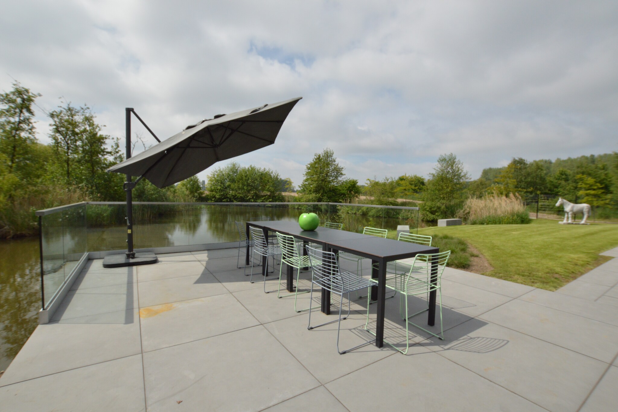 Lovely holiday home 'Walleken' with a pond