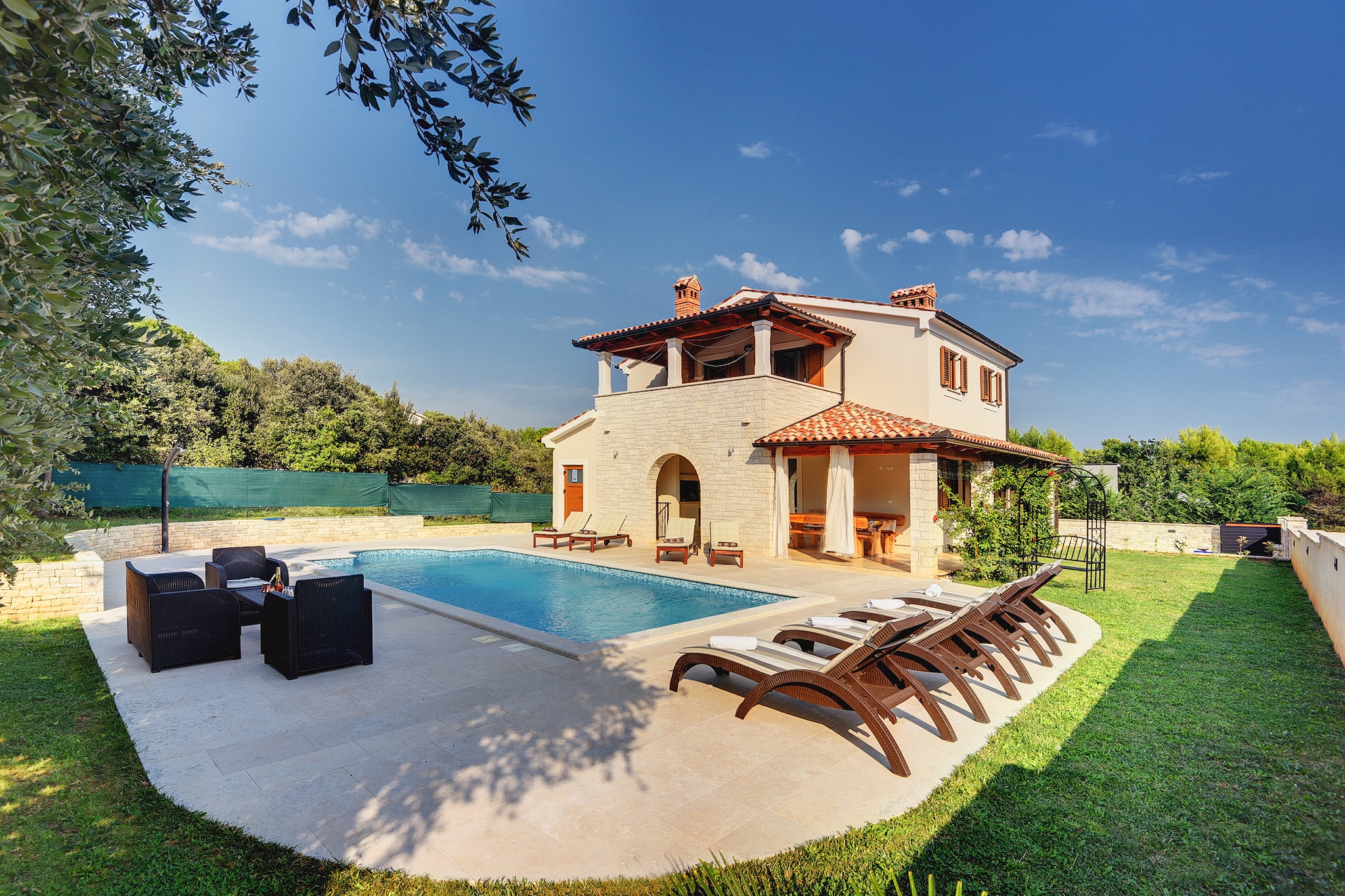 Exterior Summer