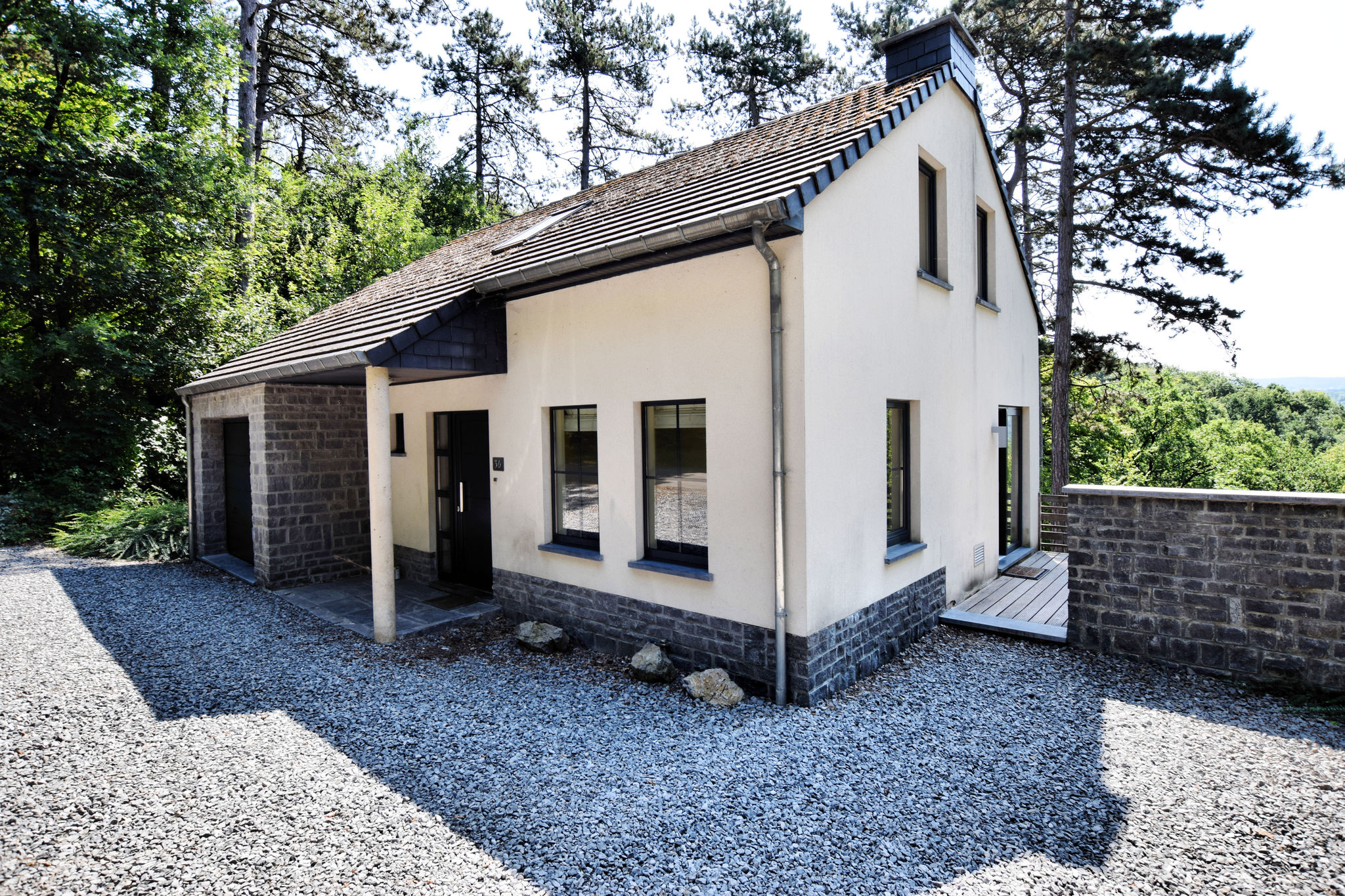 Beautiful, modern house with stunning views, hot tub and sauna in green surroundings