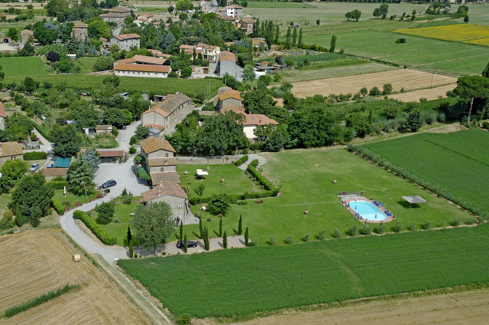 Agriturismo dichtbij Cortona met ruime tuin en zwembad