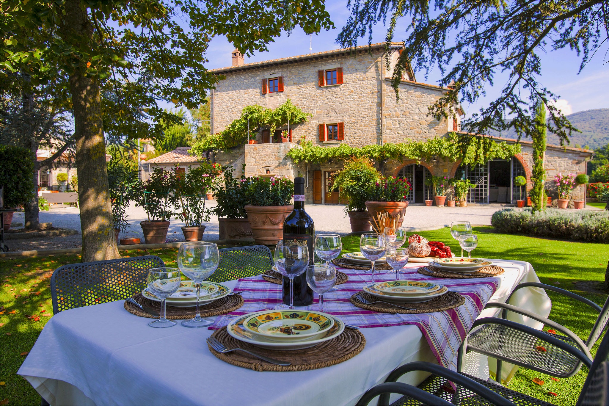 Agriturismo near Cortona with spacious garden and swimming pool