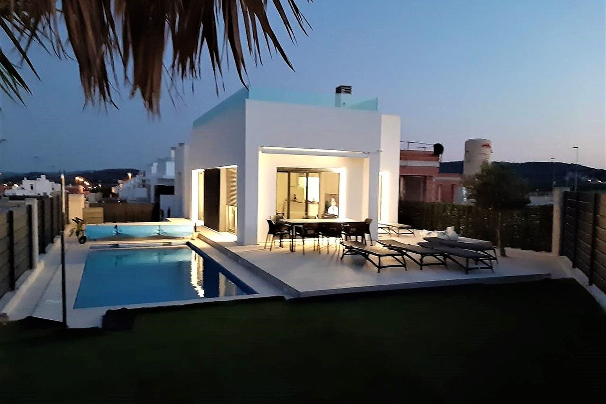 Üppige Villa in Orihuela mit Solarium, Pool