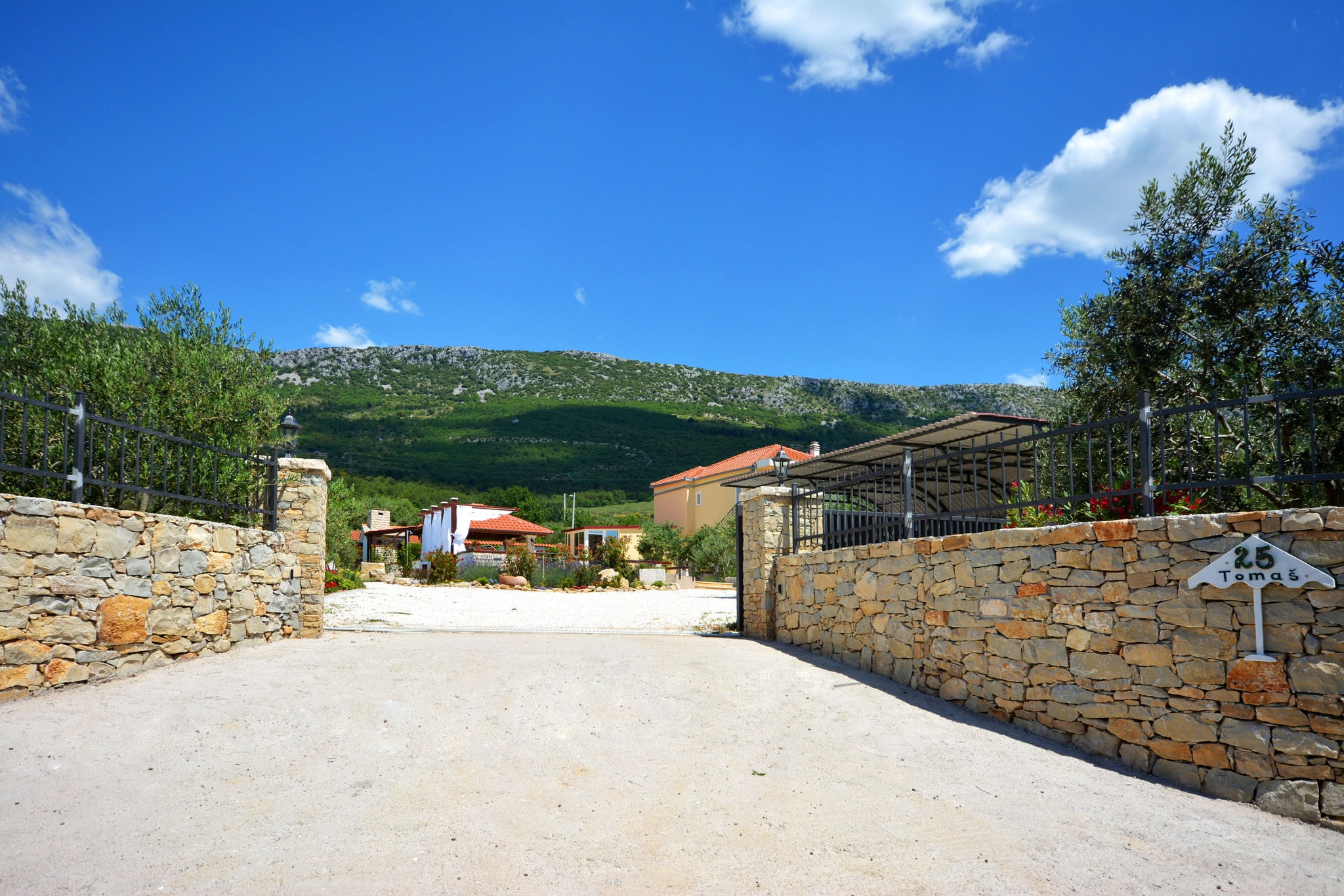 Gemütliche Villa in Kaštel Lukšic auf dem Berg Kozjak