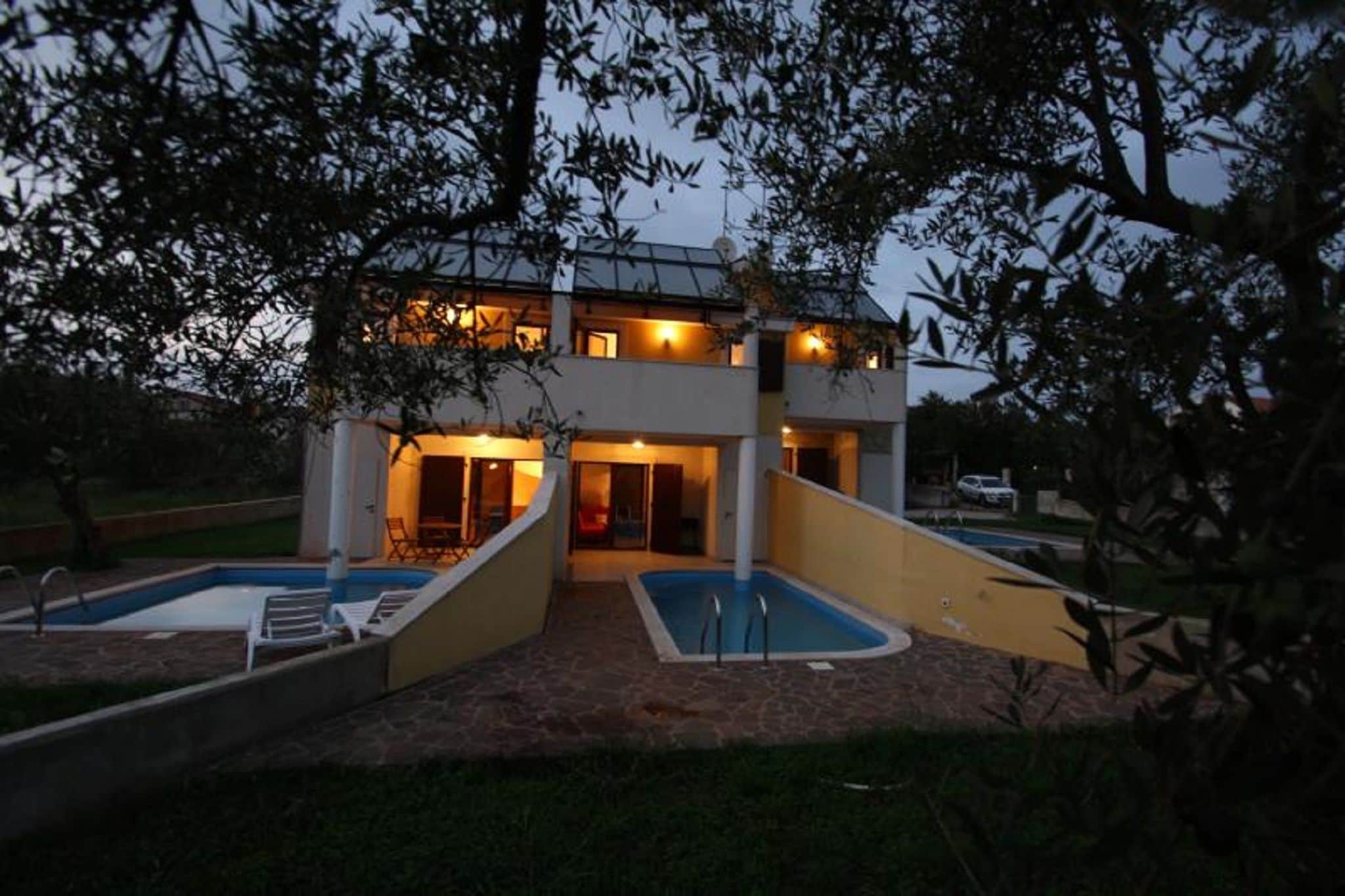 Luxuriöses Ferienhaus in Novigrad mit privatem Pool