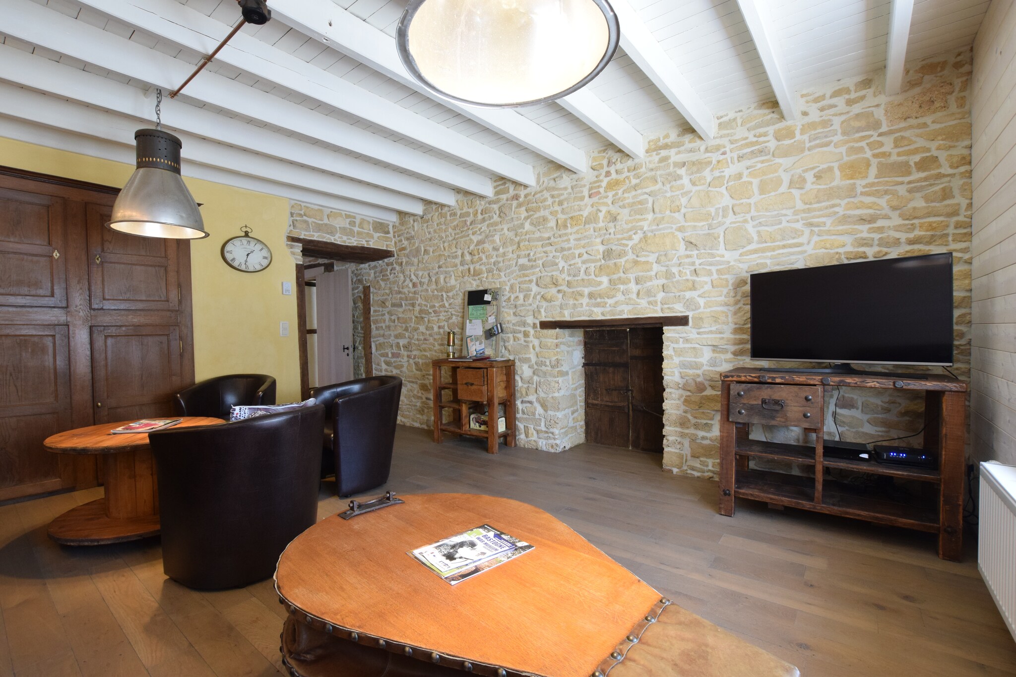 Vakantiehuizen Chassepierre EUR-BE-6824-10