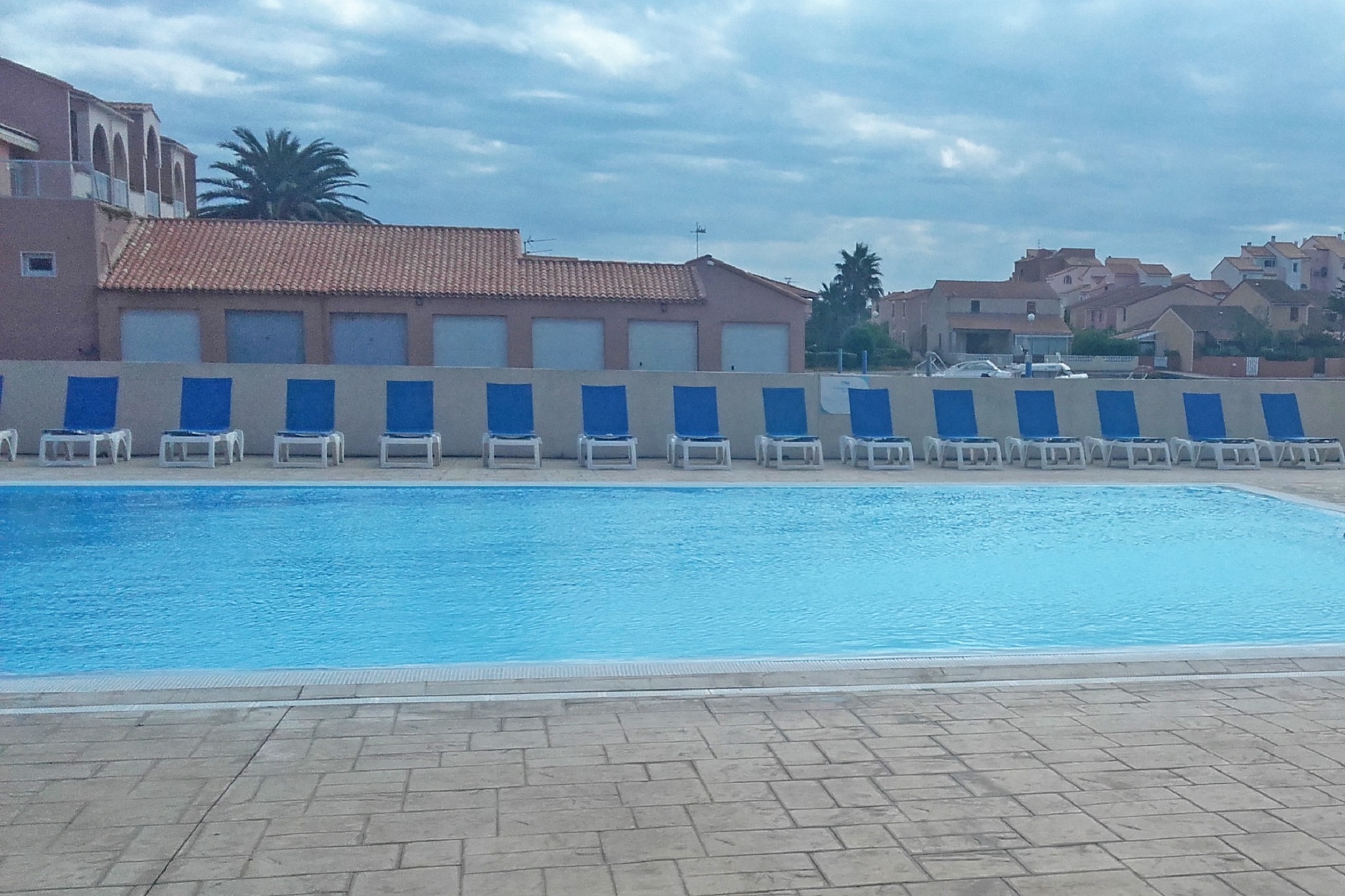 Appartement confortable avec lave-vaisselle à 2 km de la mer