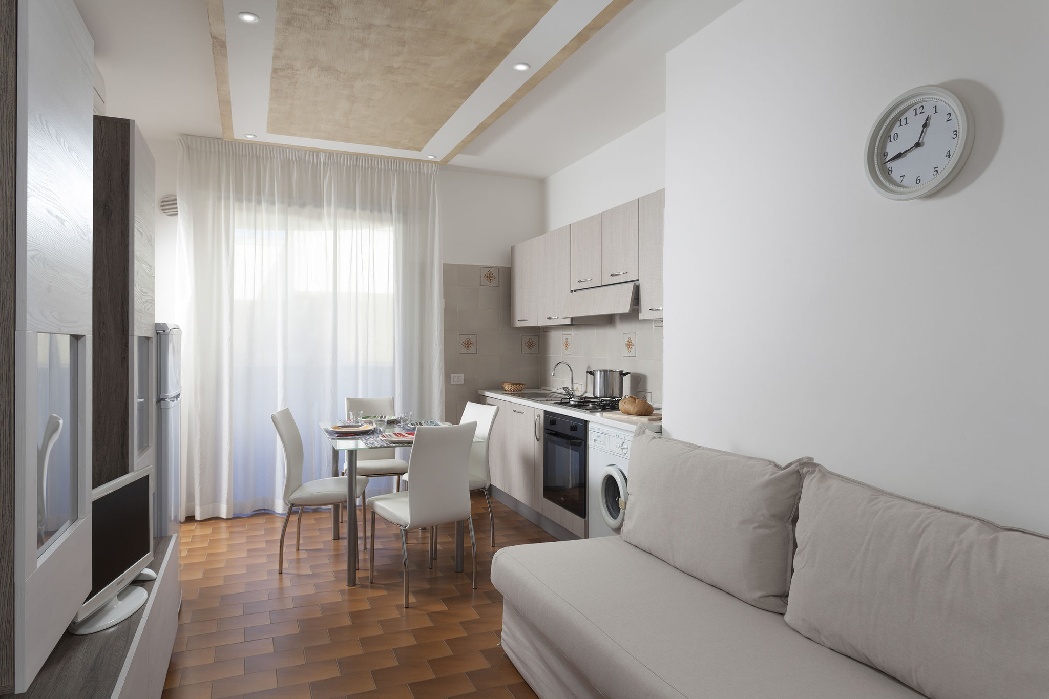 Renovated apartment in northern zone of Riccione, 100 meters from the sea.