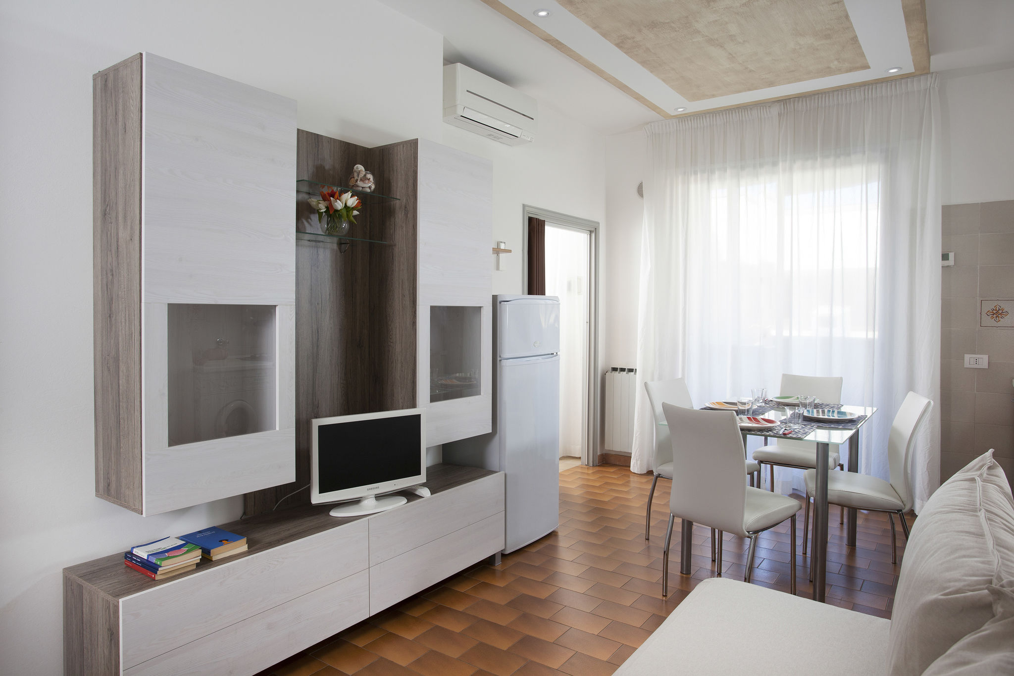 Gerenoveerd appartement in noordelijke zone van Riccione, op 100 mt. van zee.