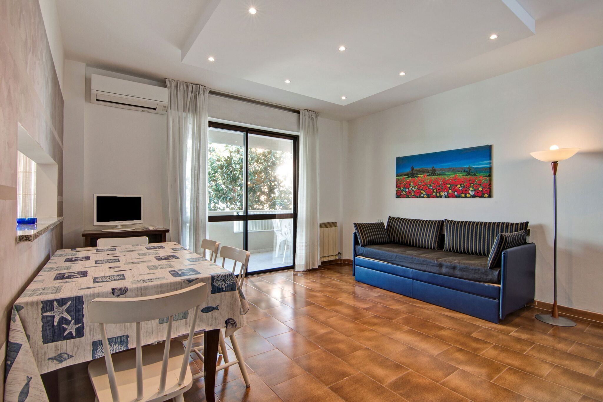 Apartment in northern zone of Riccione, 150 meters from the sea.