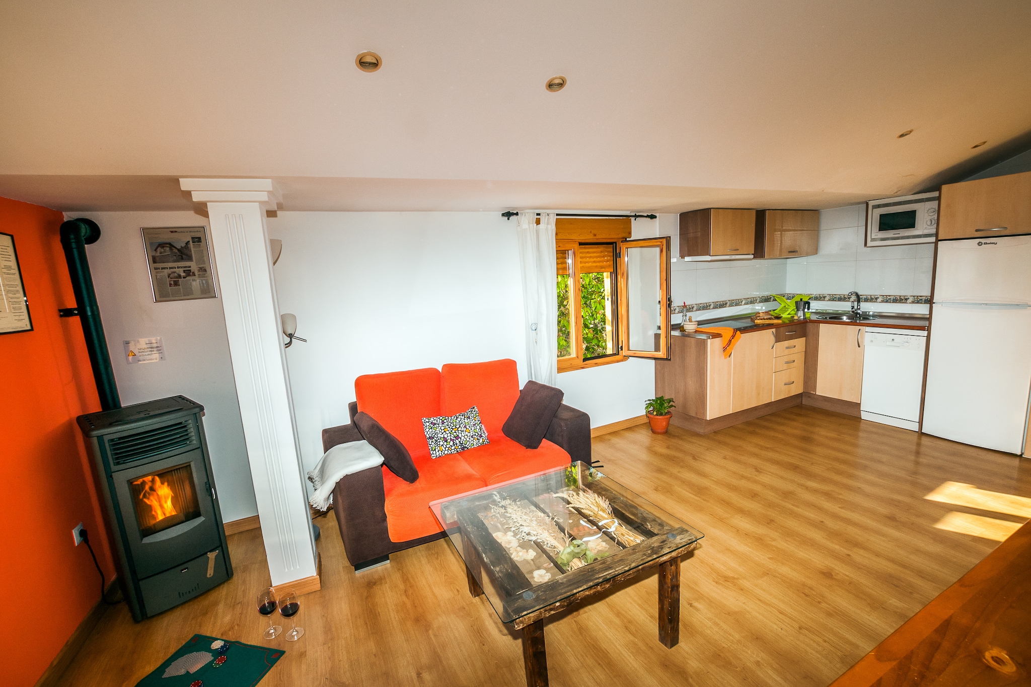 Peaceful Apartment Stay
Unwind in this welcoming 1-bedroom apartment in La Omañuela, designed for couples or small families seeking a restful escape. The bright living and dining area with a fireplace sets the tone for cozy evenings, while the private garden and furnished terrace invite you to enjoy the fresh mountain air. A bubble bath and massage shower provide the perfect way to relax after a day outdoors.
Nature All Around
Located just 100 meters from Lake Omaño and the flowing Omaño River, the apartment places you at the heart of northern Spain’s natural beauty. Enjoy fishing, walking trails, or day trips to the enchanting Valporquero Caves, 35 km away. The town of Pandorado is only 1.5 km from your stay, offering convenience and local charm, while Riello’s town center lies 5 km away. Golf lovers will also find León’s courses within easy reach.
Dining and Exploration
Spend your evenings sampling traditional Castile-León flavors at nearby restaurants or prepare your own meals with the barbecue and well-equipped kitchen. With León just 45 km away, you can easily explore its historic streets and vibrant dining scene before returning to the tranquility of the countryside. Parking and bicycles are available, making it easy to explore both locally and further afield. The Asturias Airport is 87 km away, ensuring simple connections for your journey.