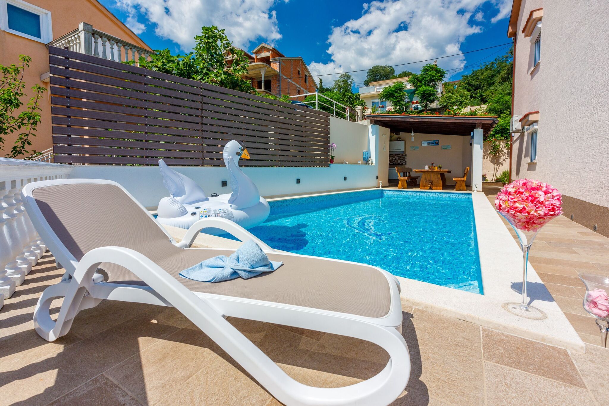 Vrijstaand vakantiehuis in Crikvenica met zwembad