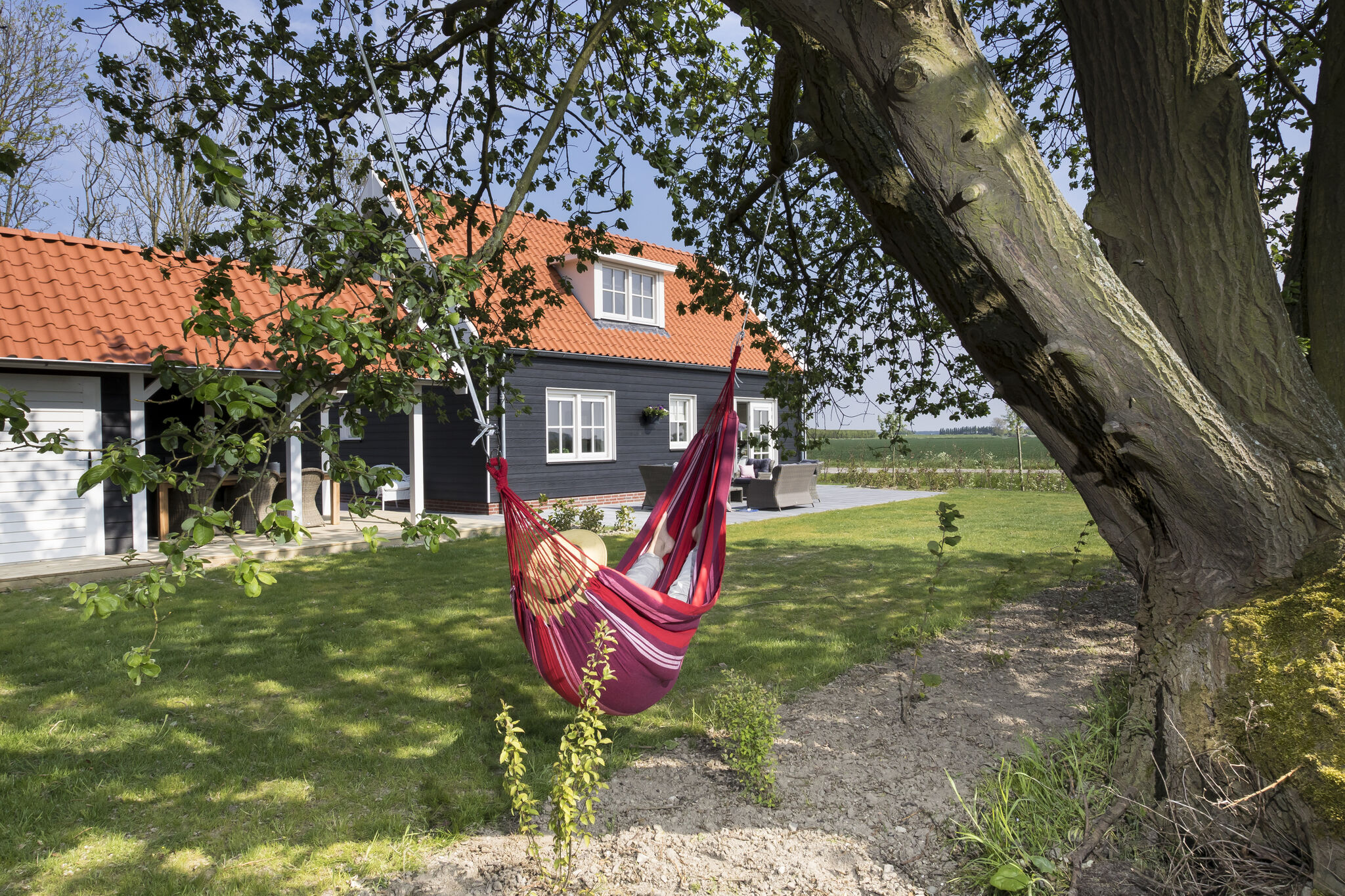Rustikale Ferienwohnung in Wissenkerke mit Garten
