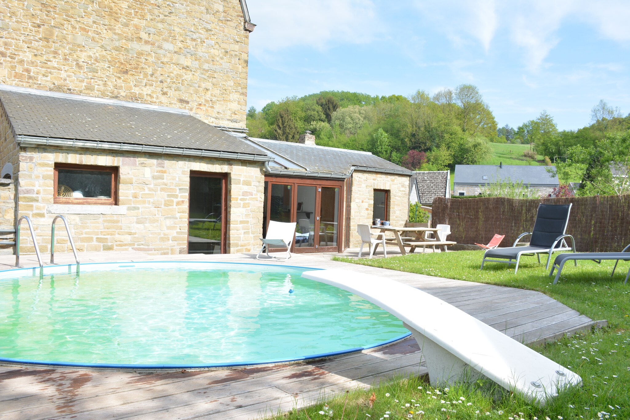 Vakantiehuizen Marchin EUR-BE-4570-07