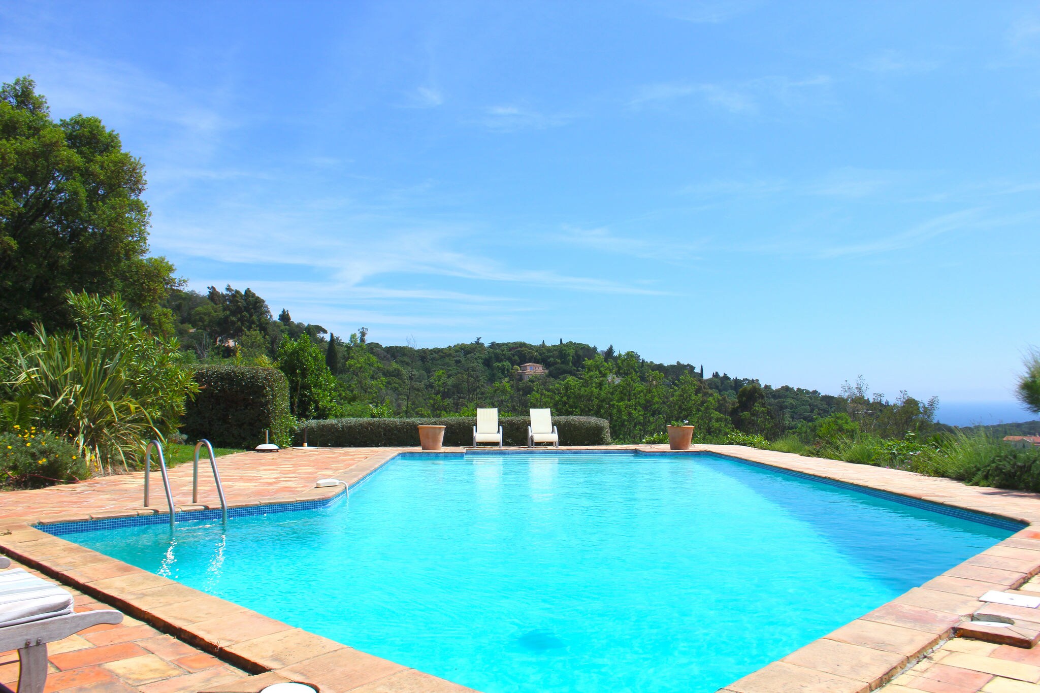 Alluring Villa in La Croix Valmer with Swimming Pool