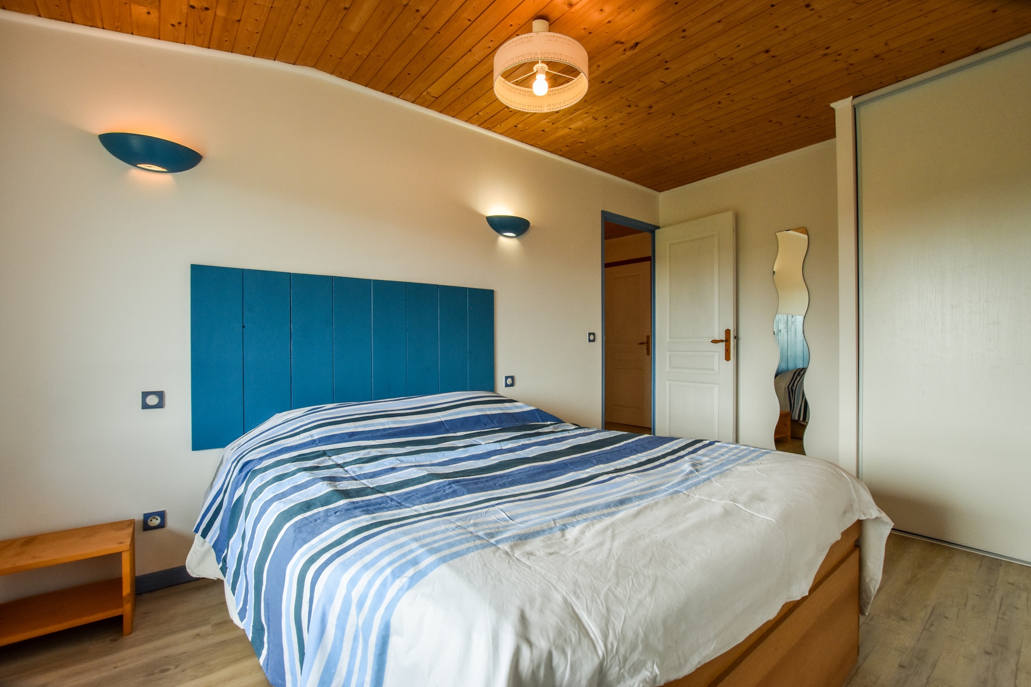 Gîte avec piscine privée belles vues-Schlafzimmer