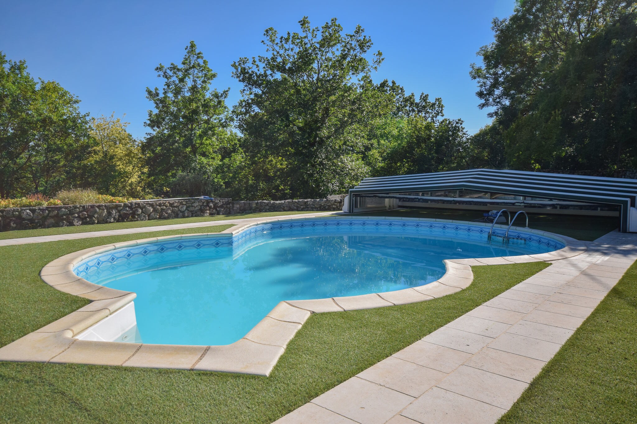 Gezellig vakantiehuis in Roquecor met een privézwembad