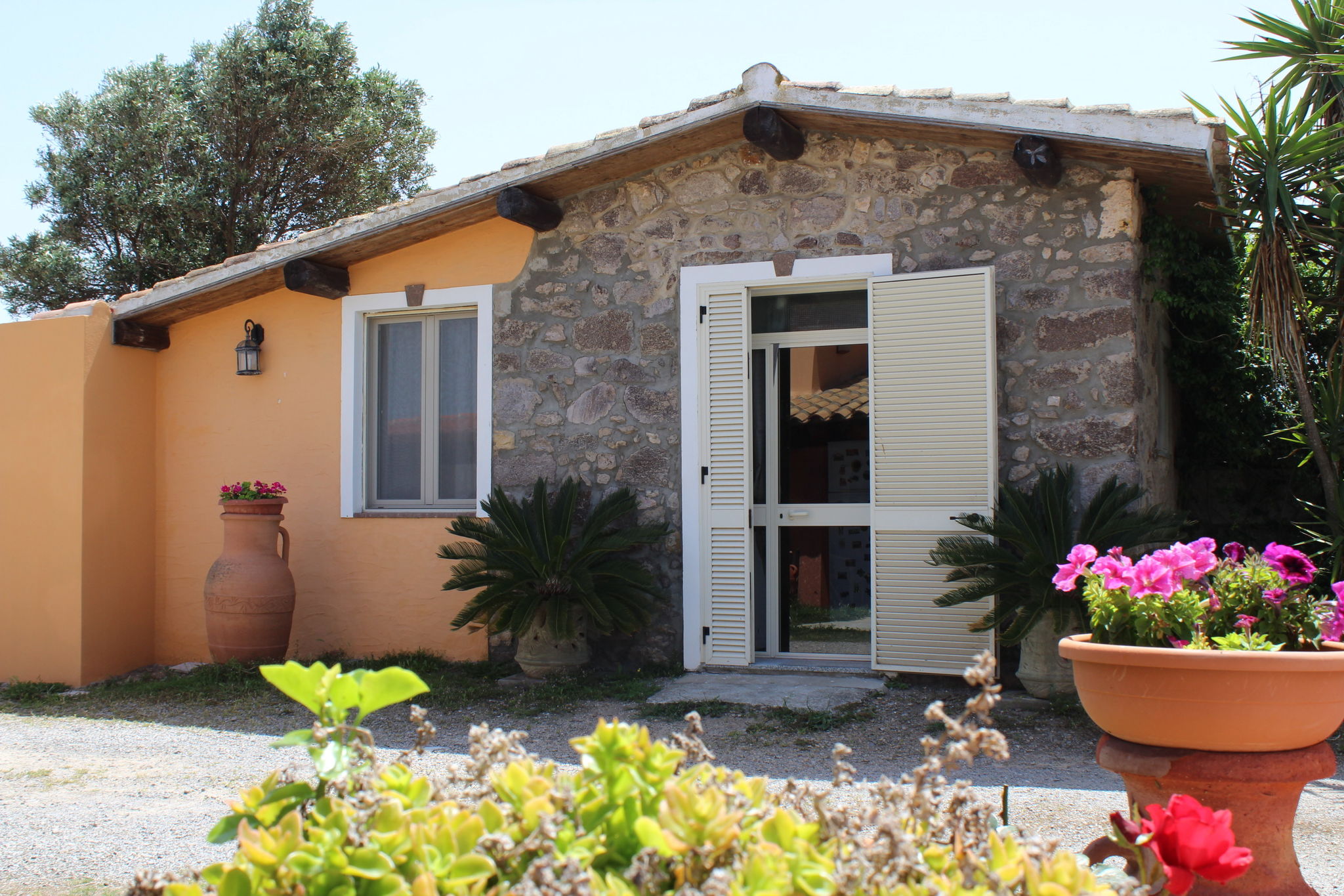Gemütliches Ferienhaus in Calasetta (Sardinien) mit Garten