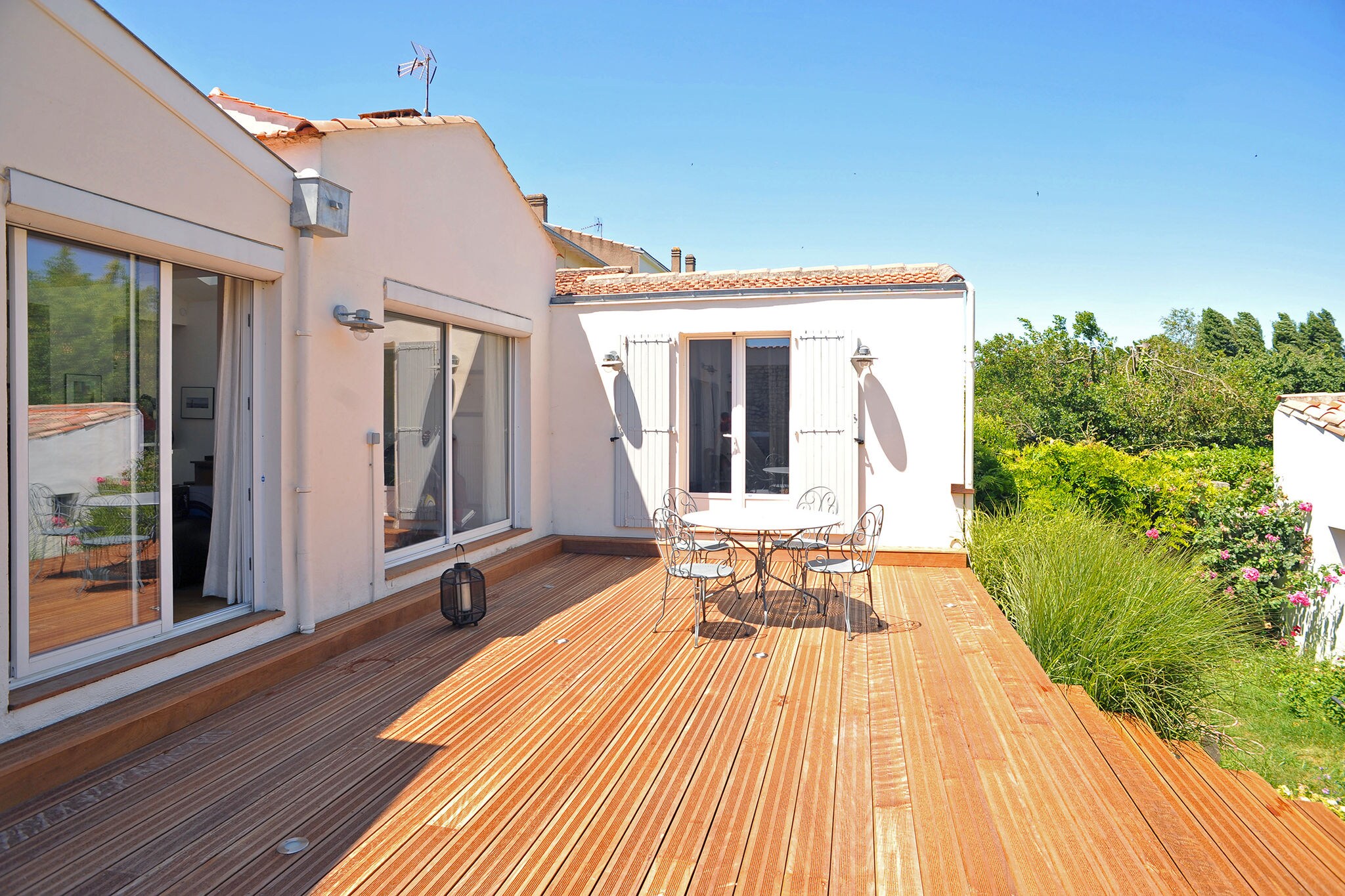Sonnenverwöhntes Ferienhaus in La Rochelle mit Pool