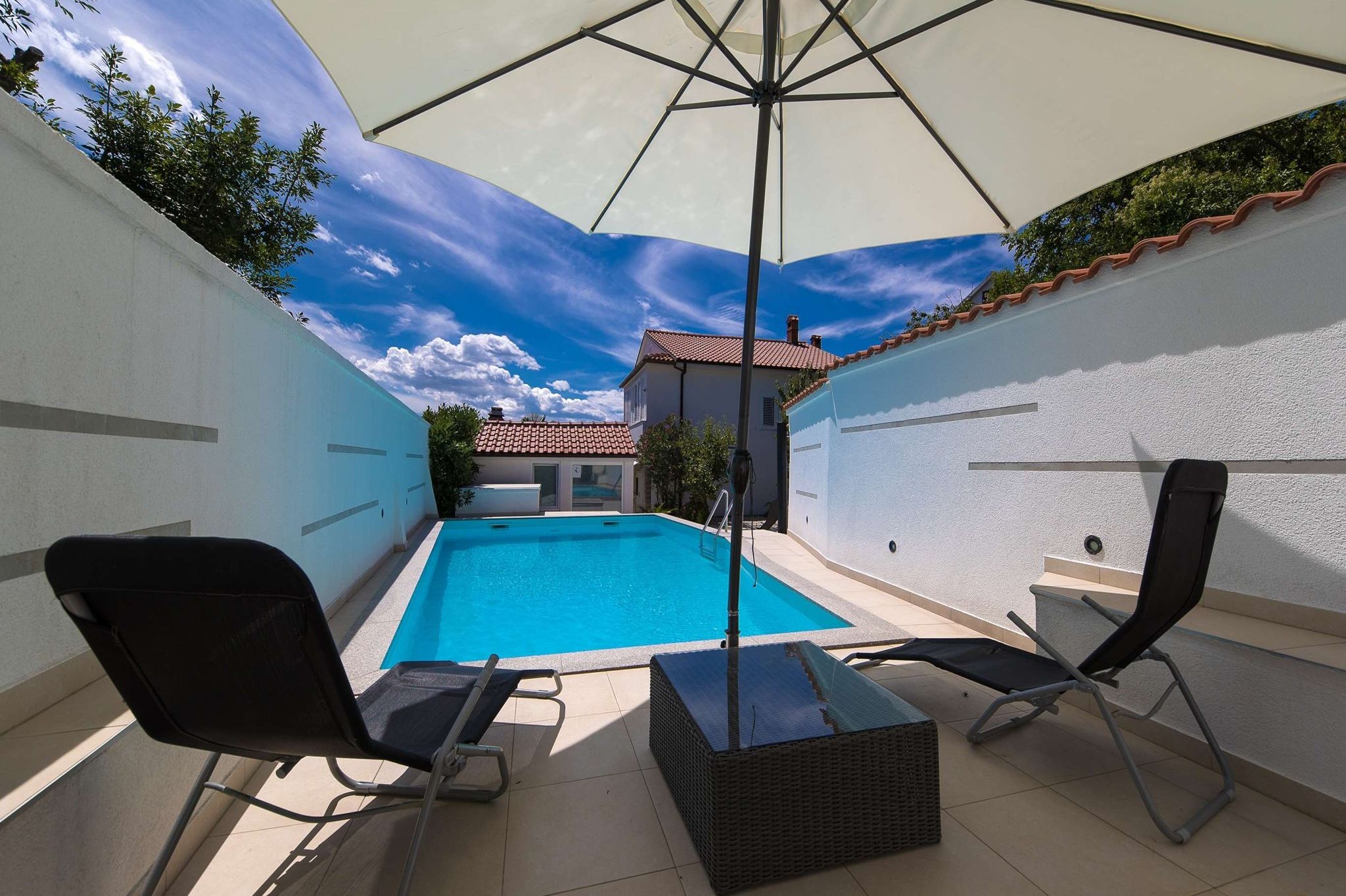 Beautiful home with private pool , roofed terrace  and summer kitchen !