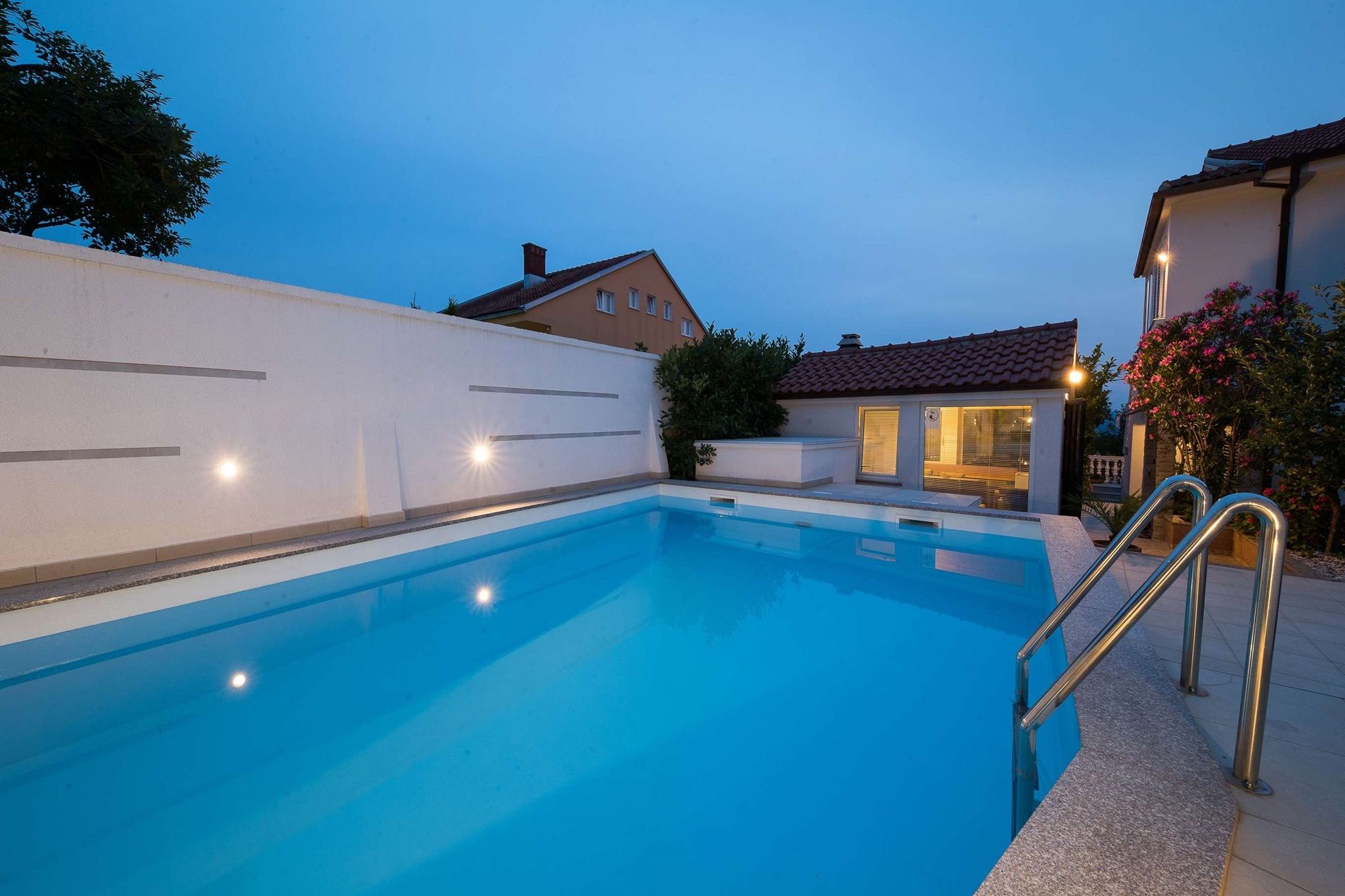 Beautiful home with private pool , roofed terrace  and summer kitchen !